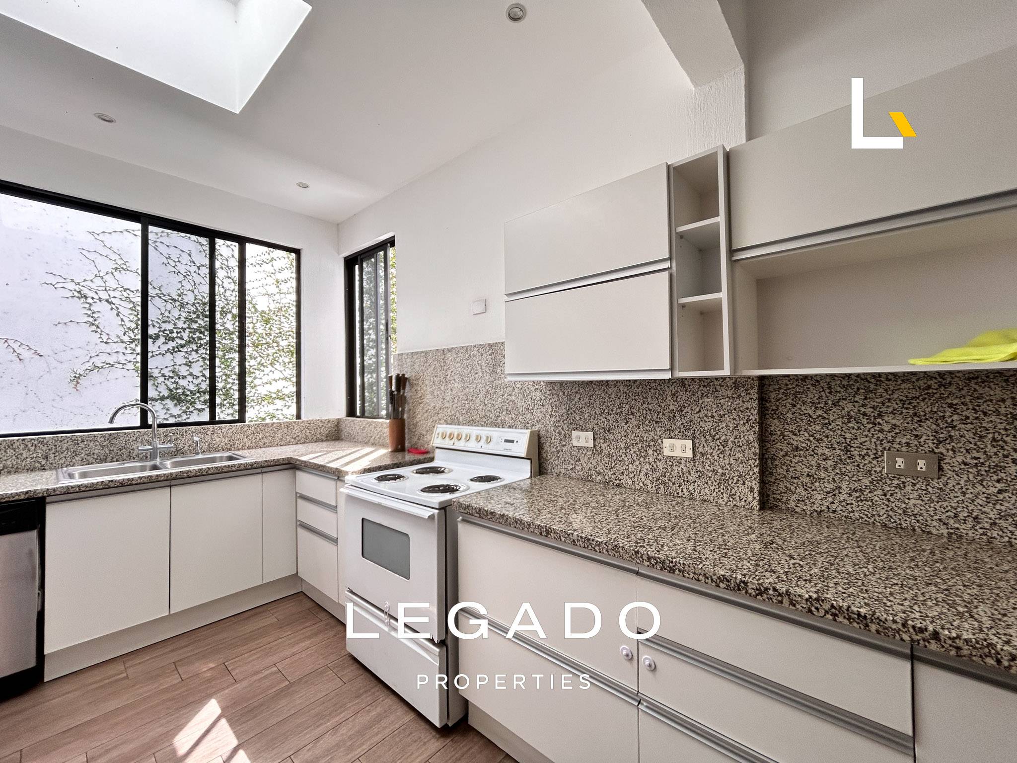 CASA, CAES KM. 8, CONDOMINIO LOMAS ALTAS