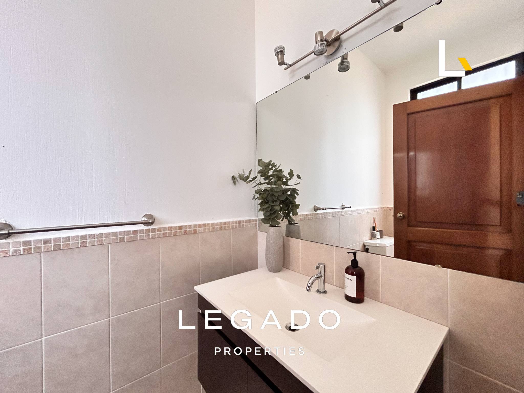 CASA, CAES KM. 8, CONDOMINIO LOMAS ALTAS