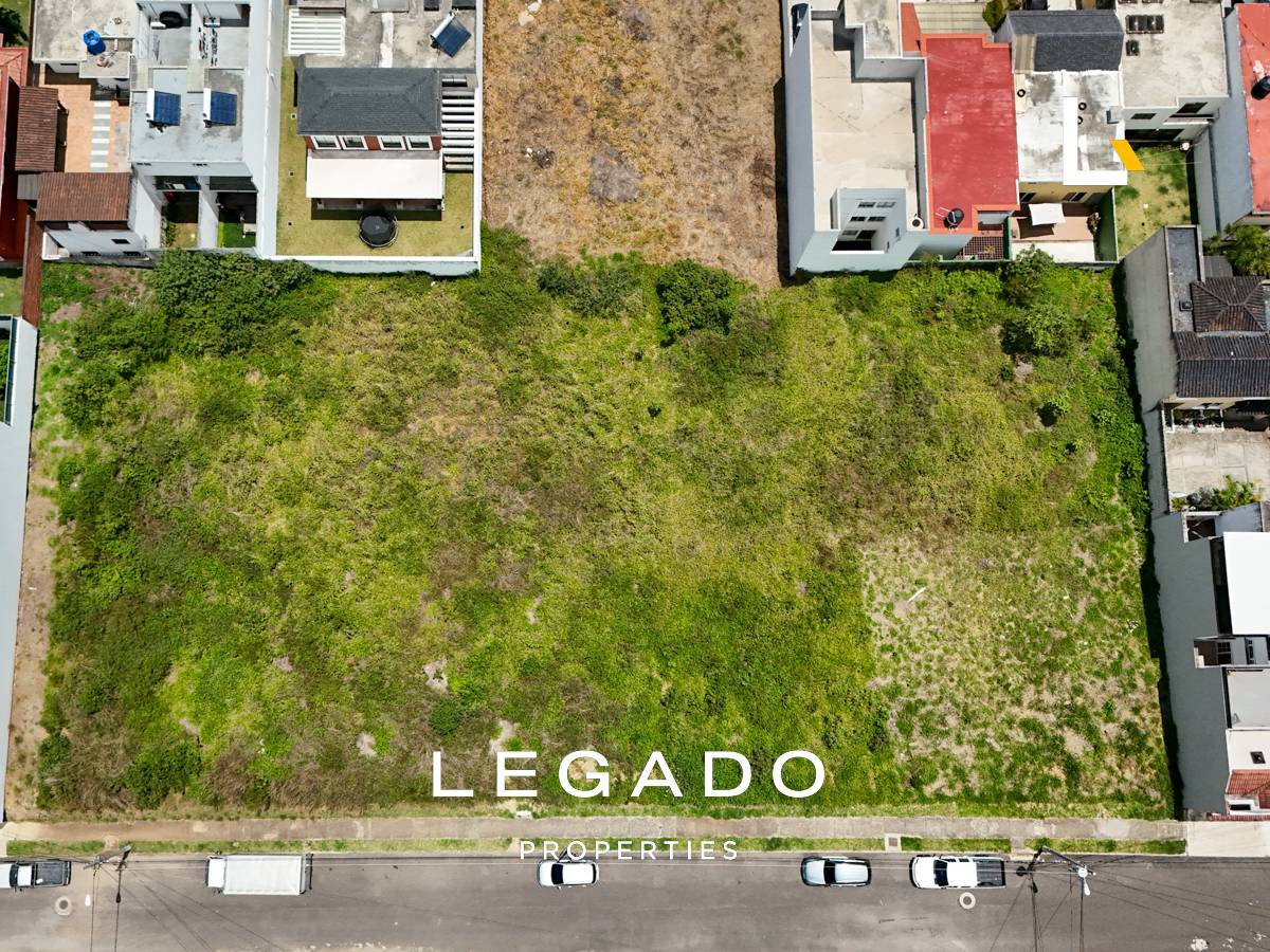 TERRENO PLANO, ZONA 16