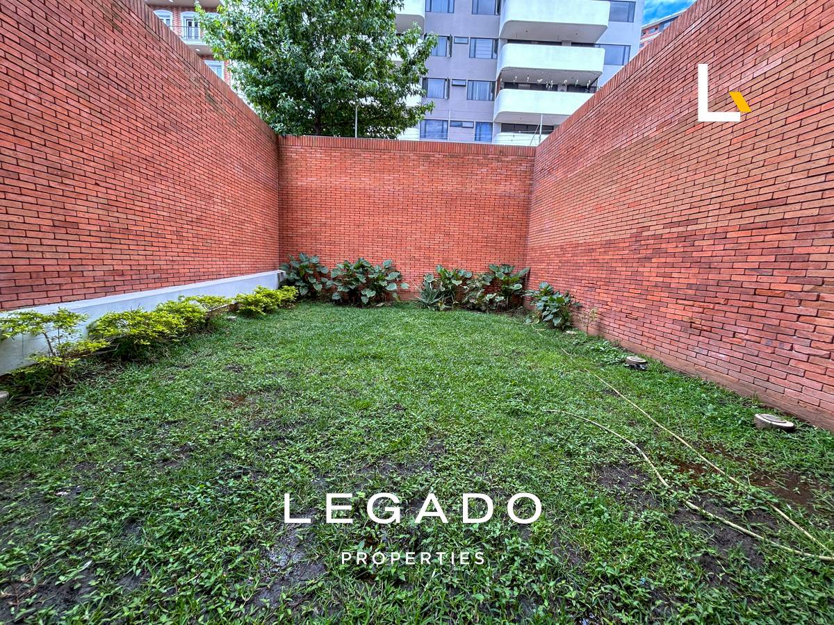 CASA, ZONA 14, EDIFICIO NOVO
