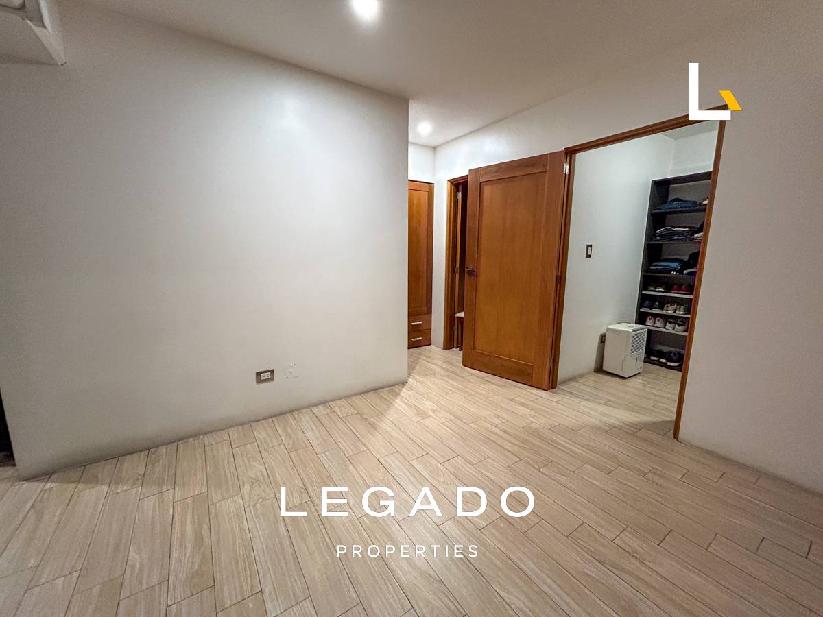 CASA, ZONA 14, EDIFICIO NOVO