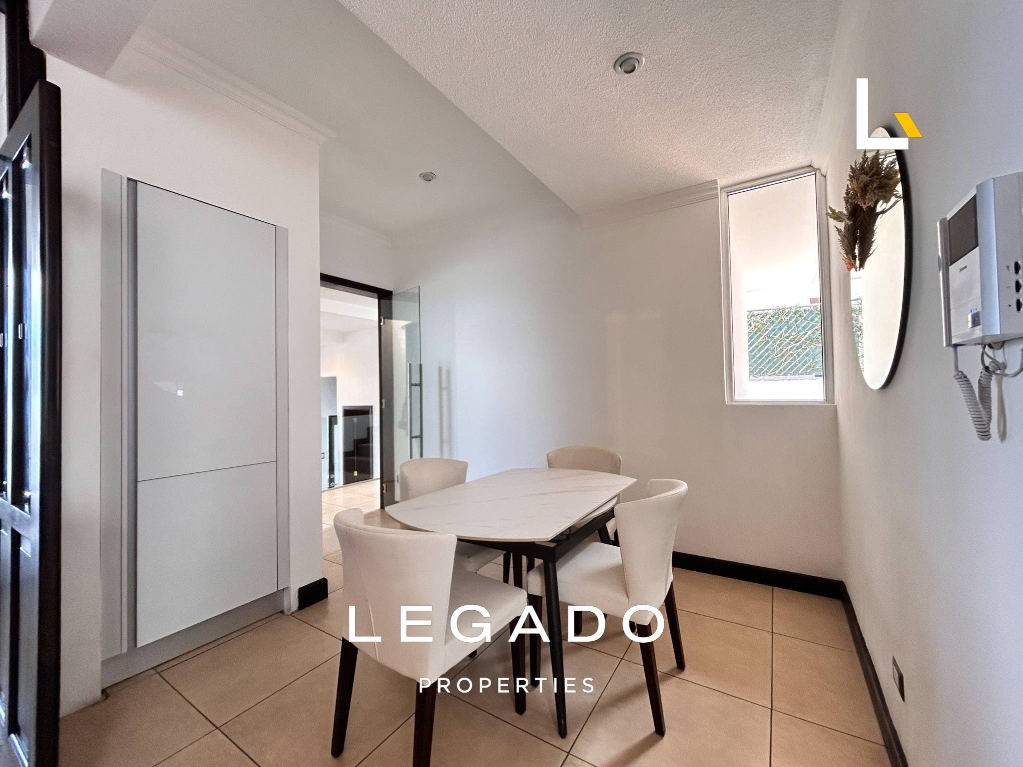 CASA, CAES, CONDOMINIO LA MIRADA