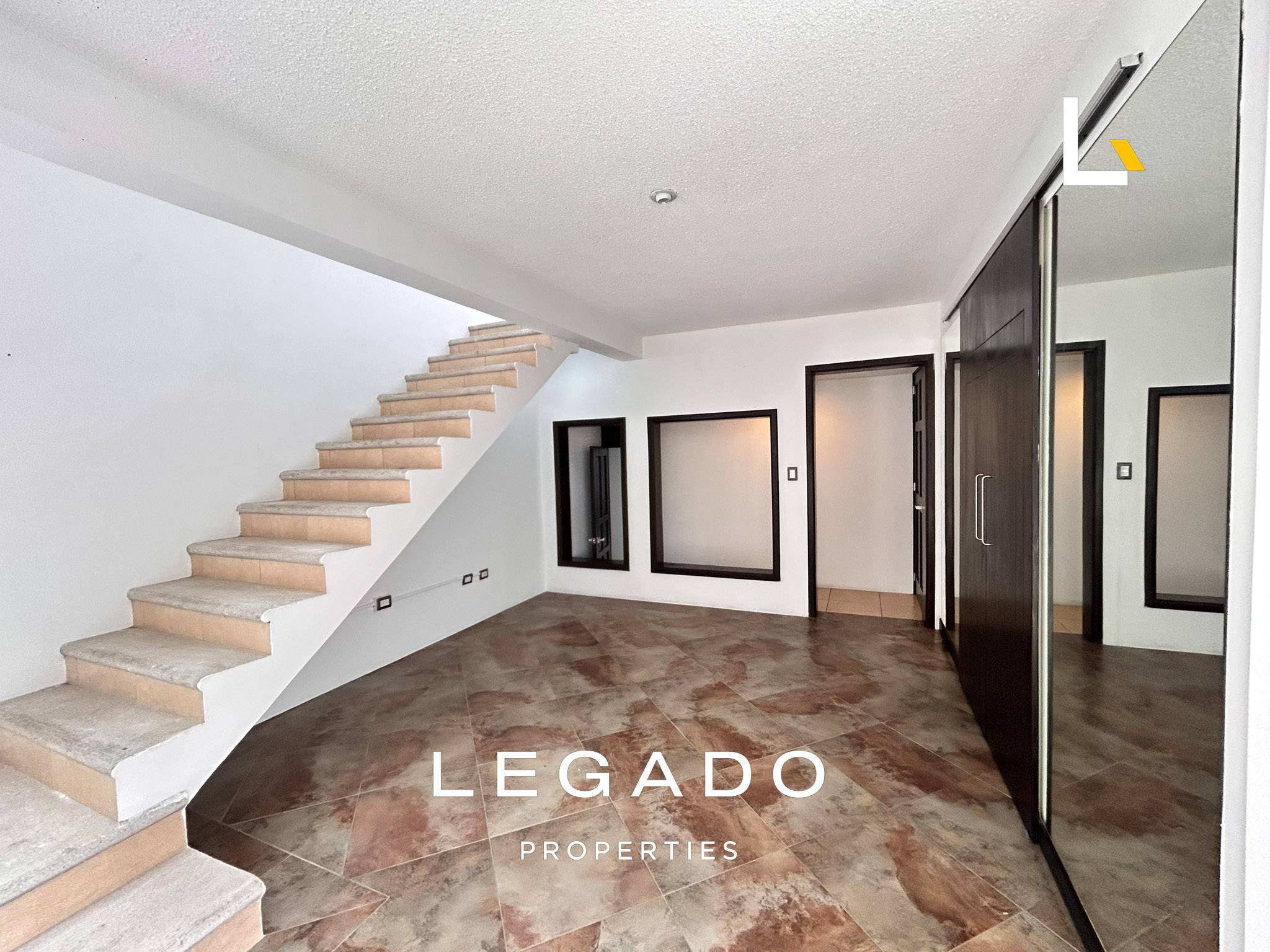 CASA, CAES, CONDOMINIO LA MIRADA