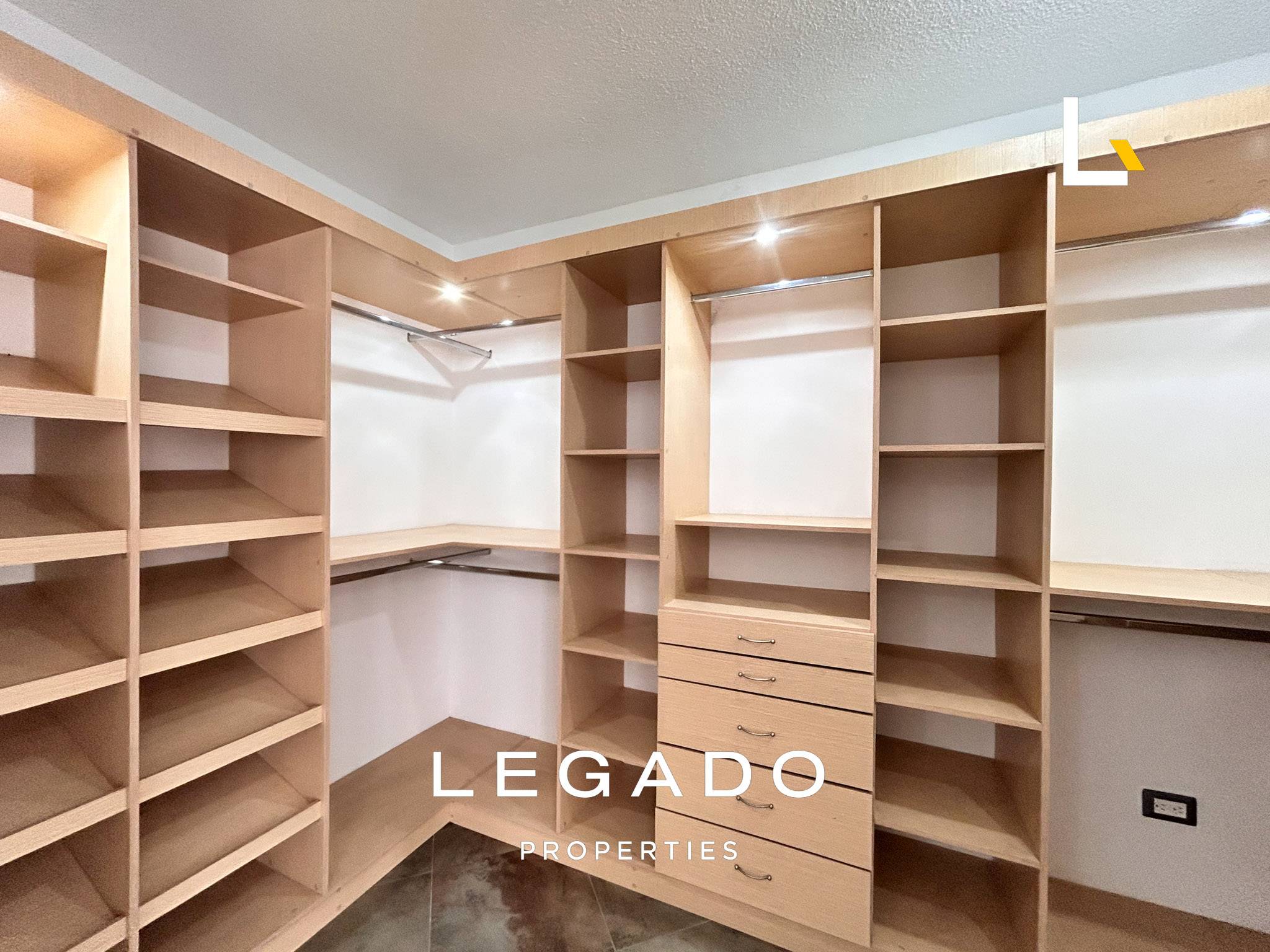 CASA, CAES, CONDOMINIO LA MIRADA