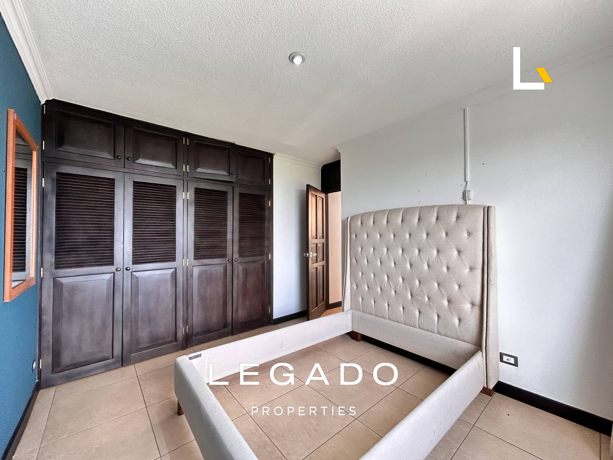 CASA, CAES, CONDOMINIO LA MIRADA