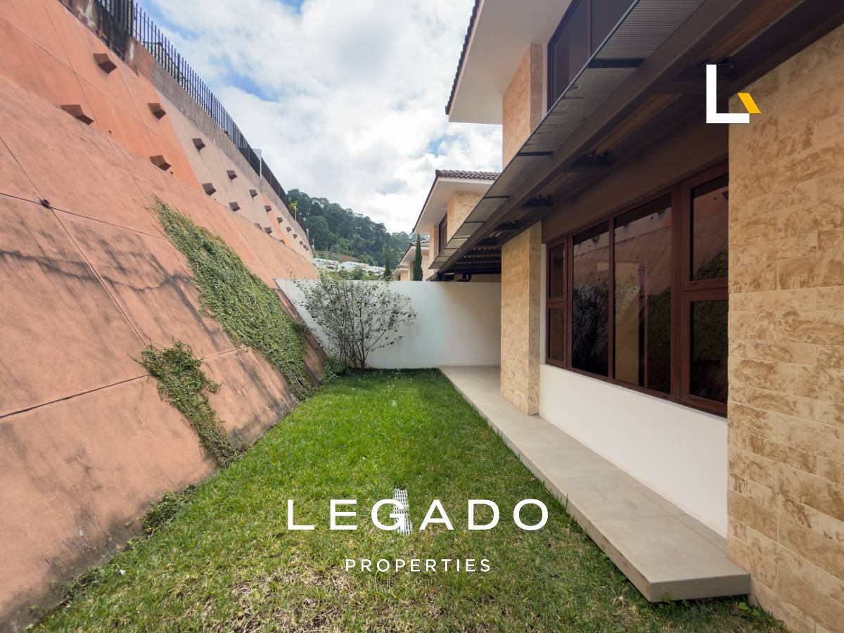 CASA ZONA 16, CONDOMINIO LOMAS DE SAN ISIDRO