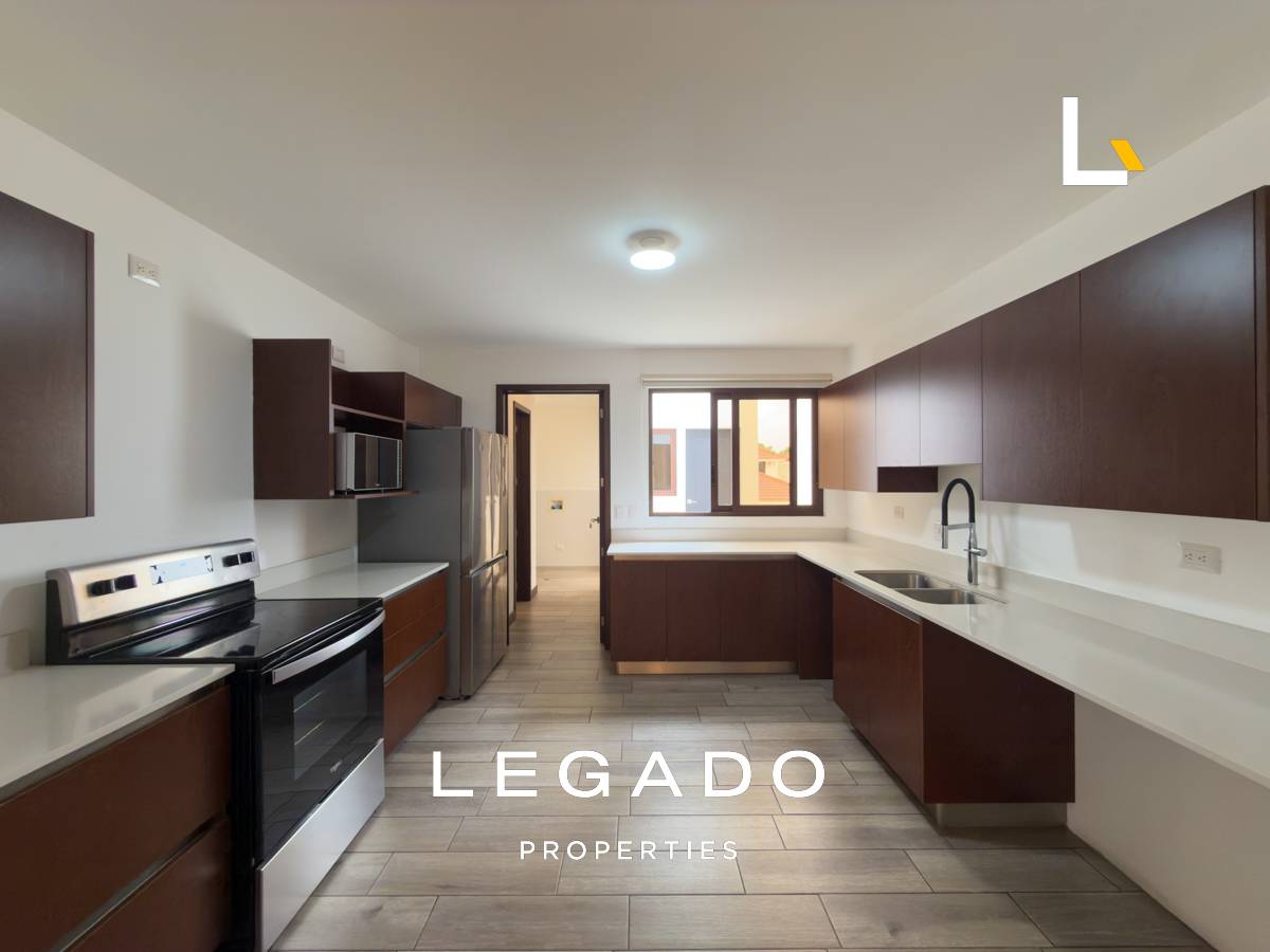 CASA ZONA 16, CONDOMINIO LOMAS DE SAN ISIDRO