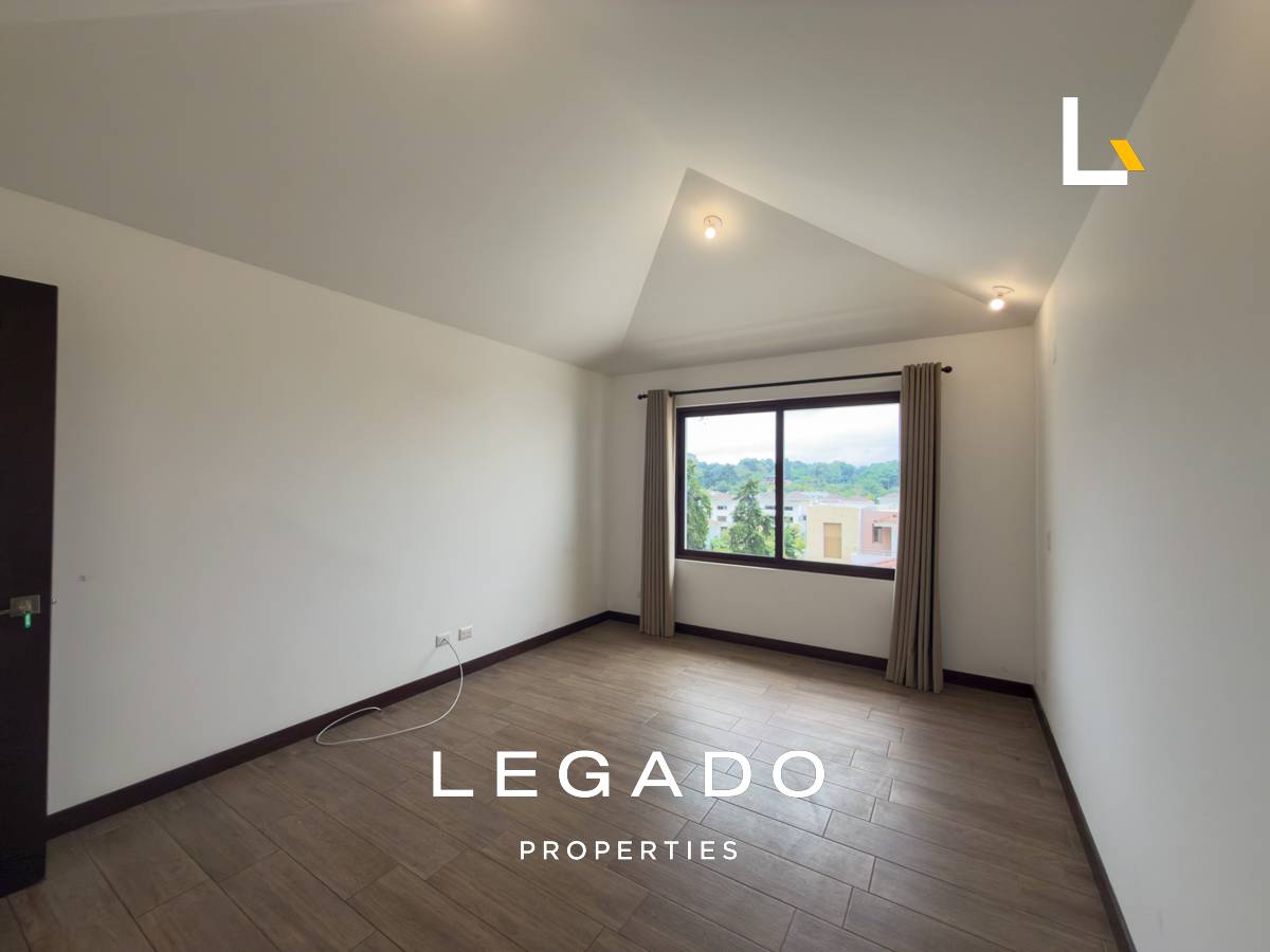 CASA ZONA 16, CONDOMINIO LOMAS DE SAN ISIDRO
