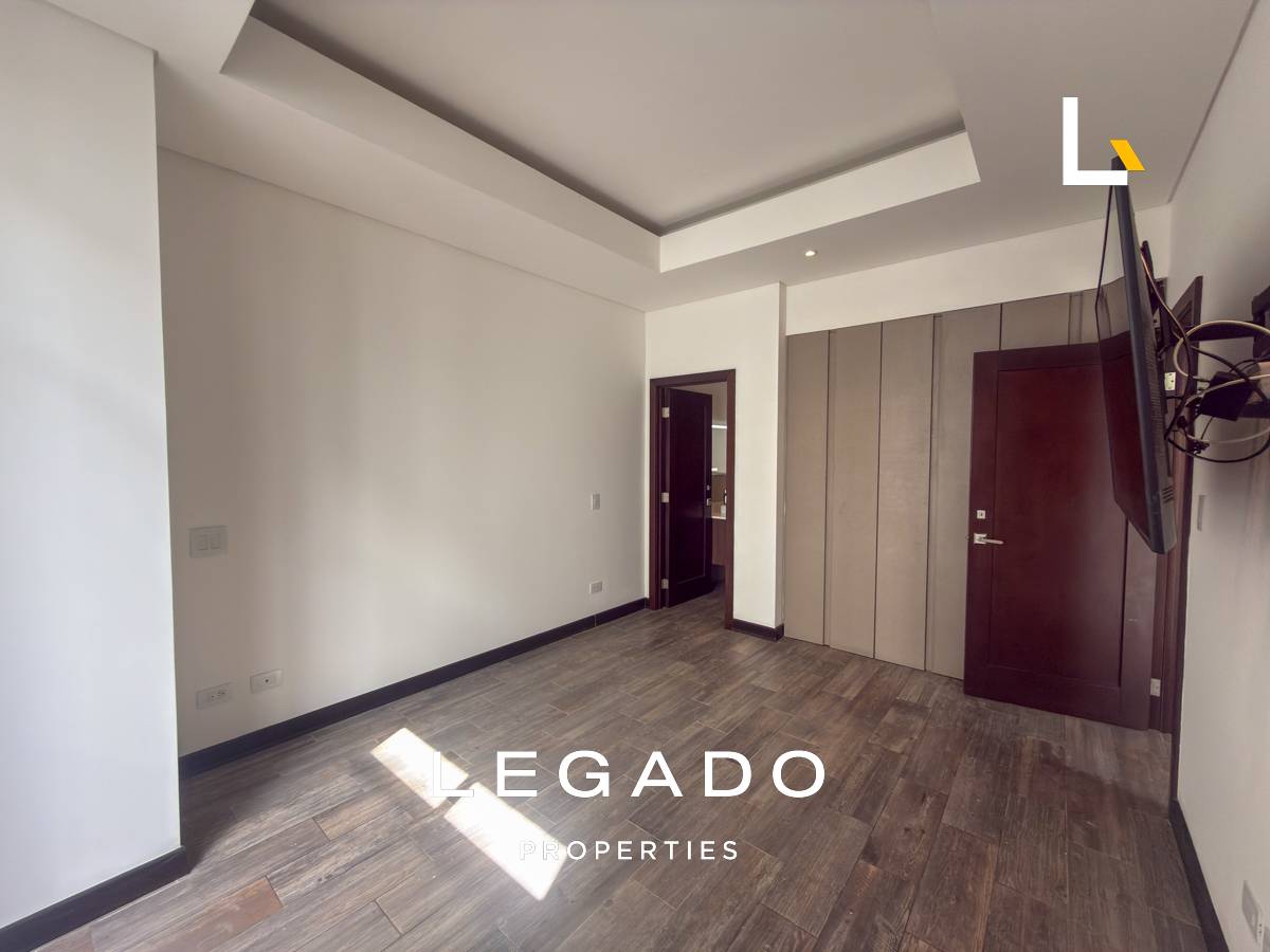 APARTAMENTO ZONA 16, EDIFICIO LIRIOS 1