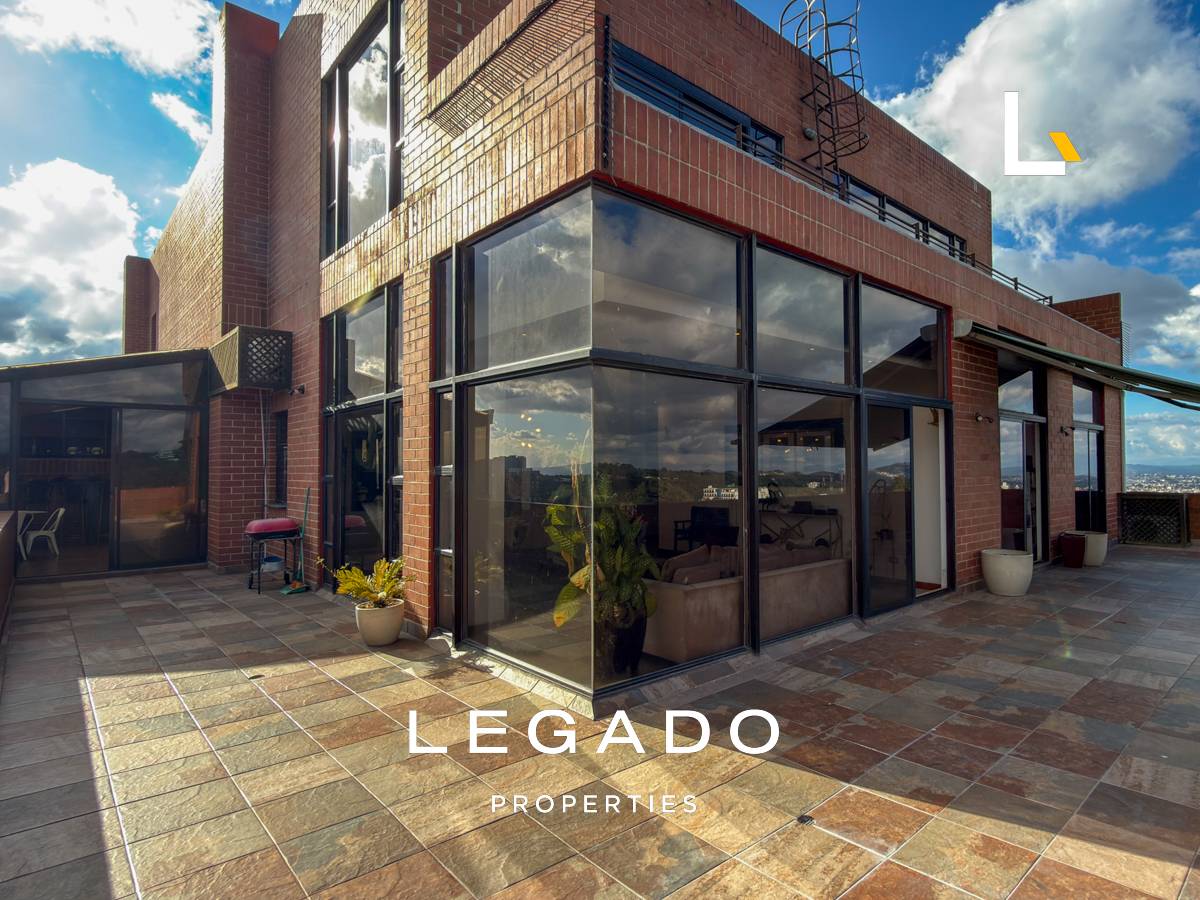 PENTHOUSE ZONA 15 EDIFICIO CATALONIA