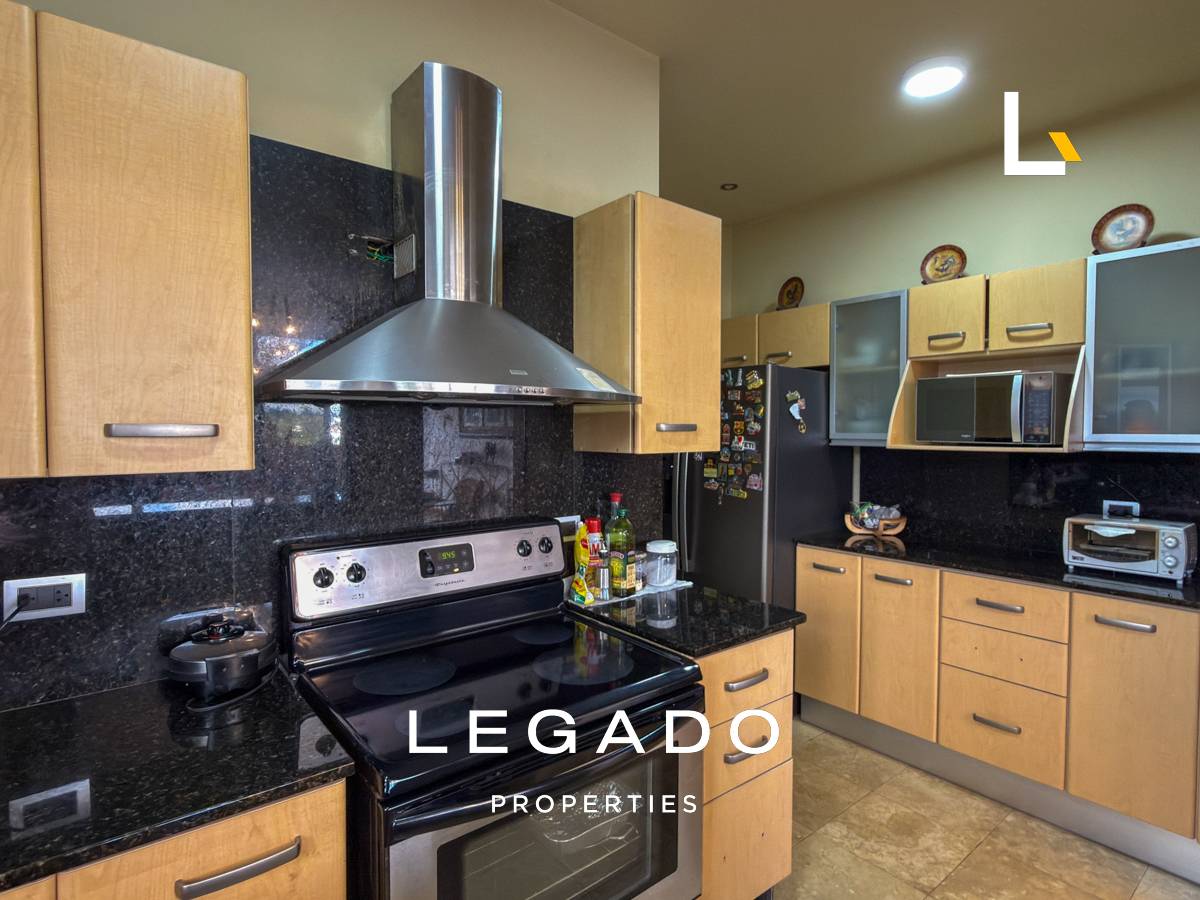 PENTHOUSE ZONA 15 EDIFICIO CATALONIA