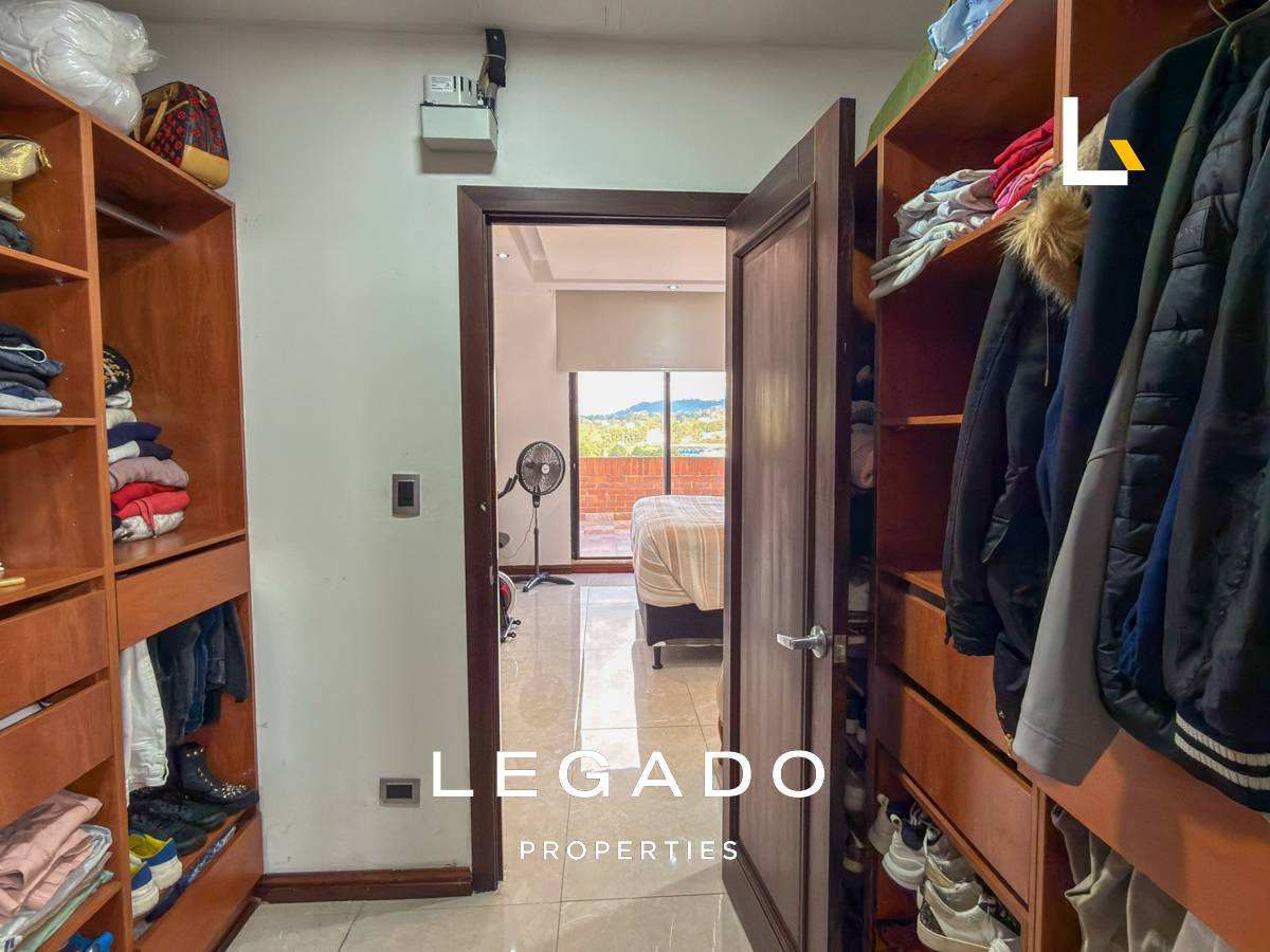 PENTHOUSE ZONA 15 EDIFICIO CATALONIA
