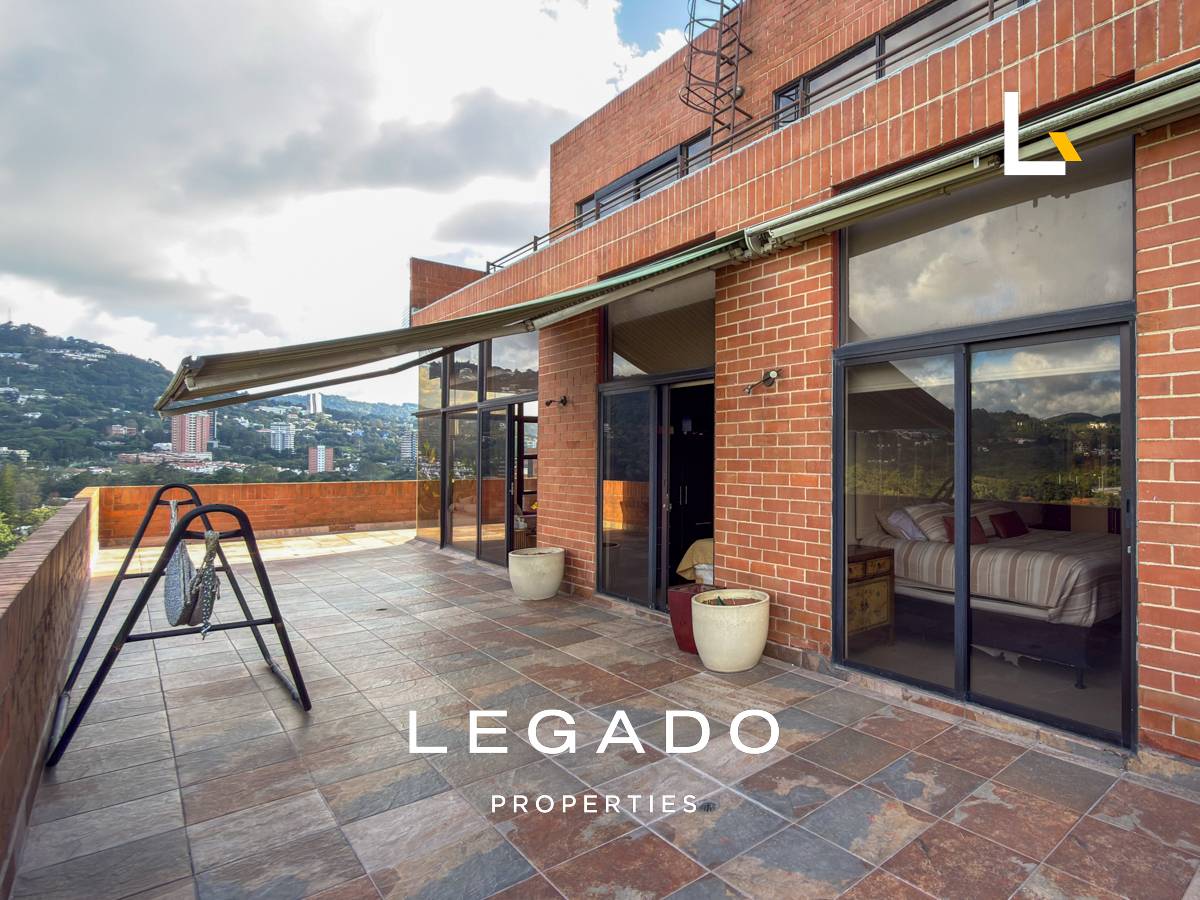 PENTHOUSE ZONA 15 EDIFICIO CATALONIA