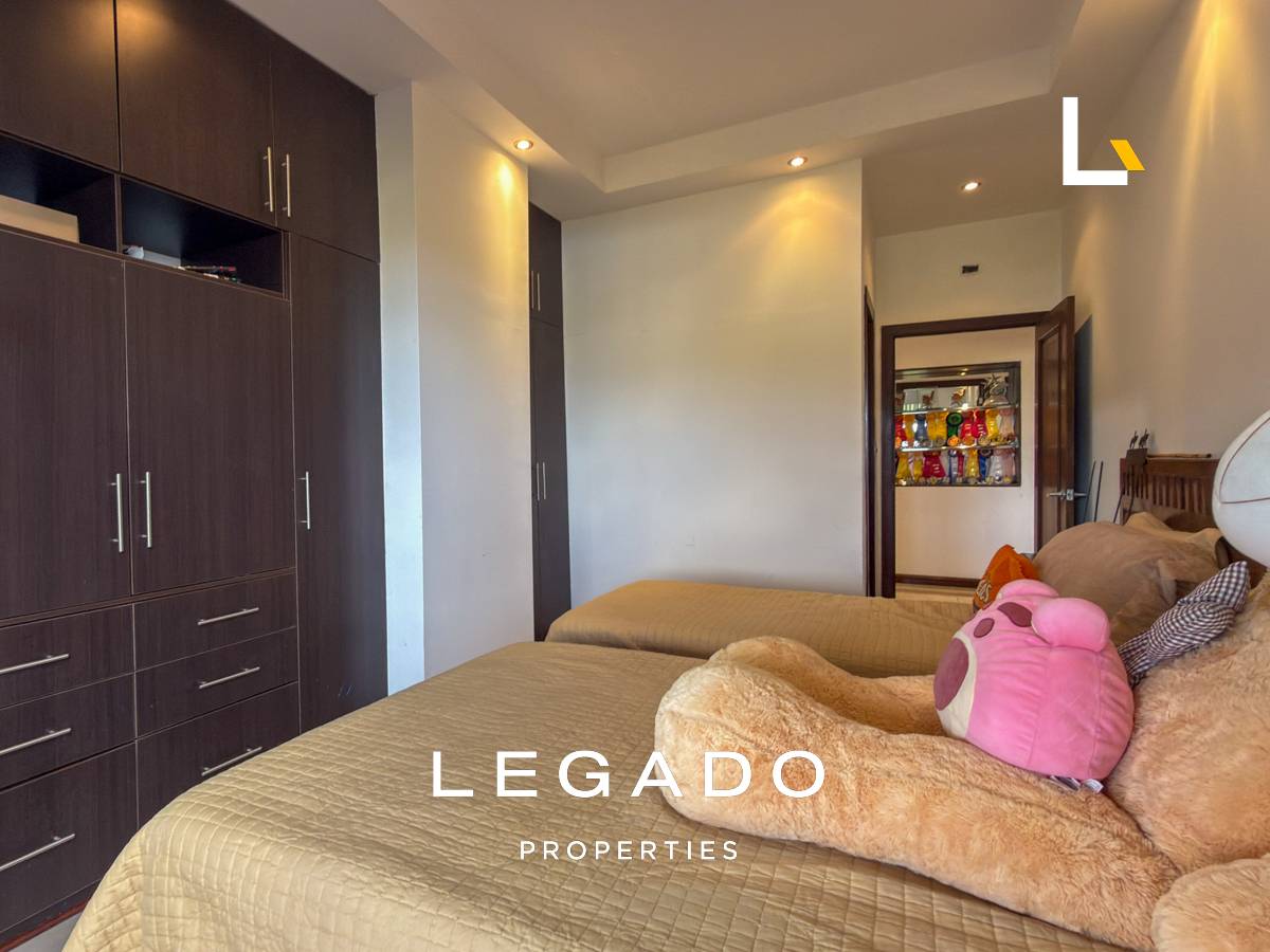 PENTHOUSE ZONA 15 EDIFICIO CATALONIA