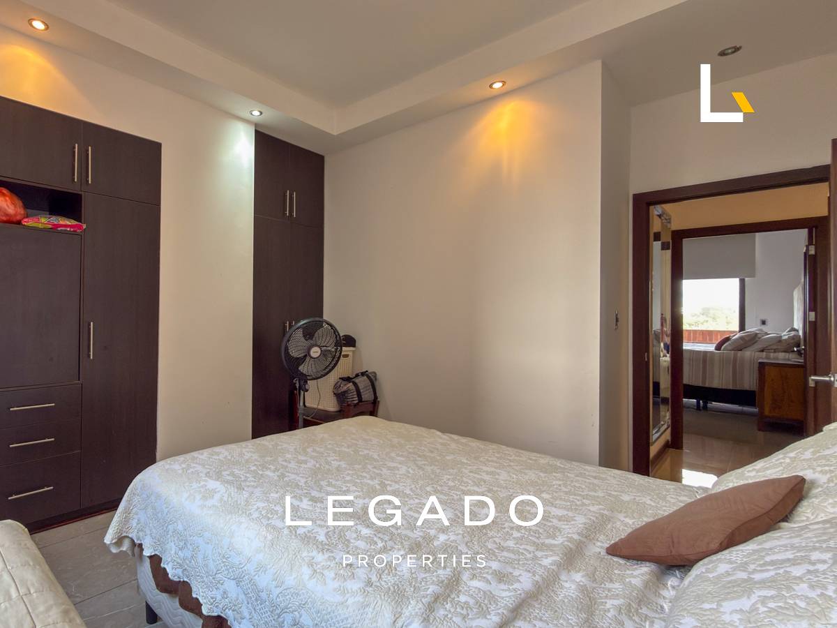 PENTHOUSE ZONA 15 EDIFICIO CATALONIA