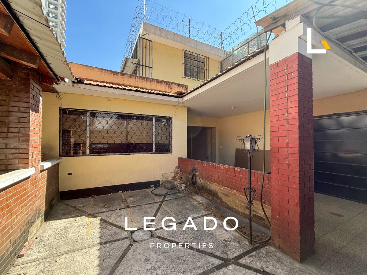 CASA, ZONA 10 PARA INVERSIÓN