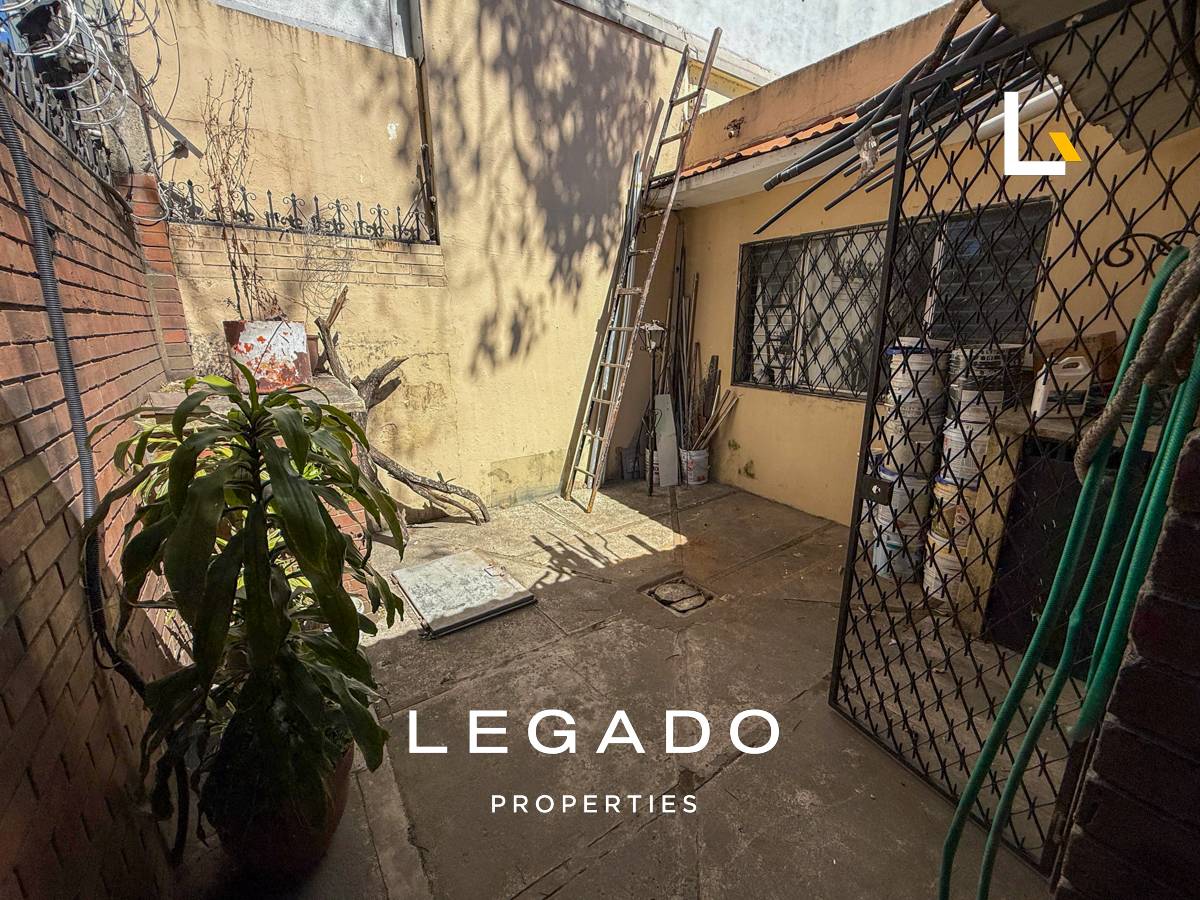 CASA, ZONA 10 PARA INVERSIÓN