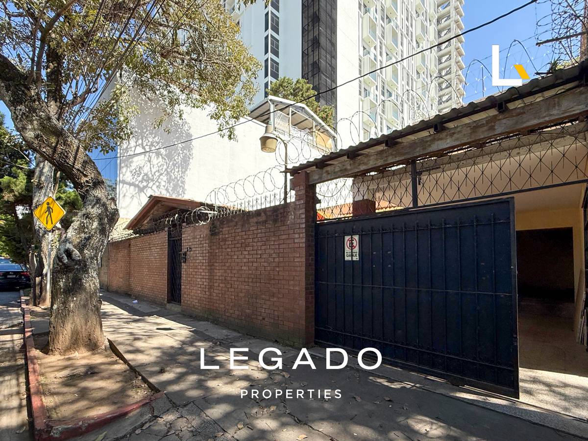 CASA, ZONA 10 PARA INVERSIÓN