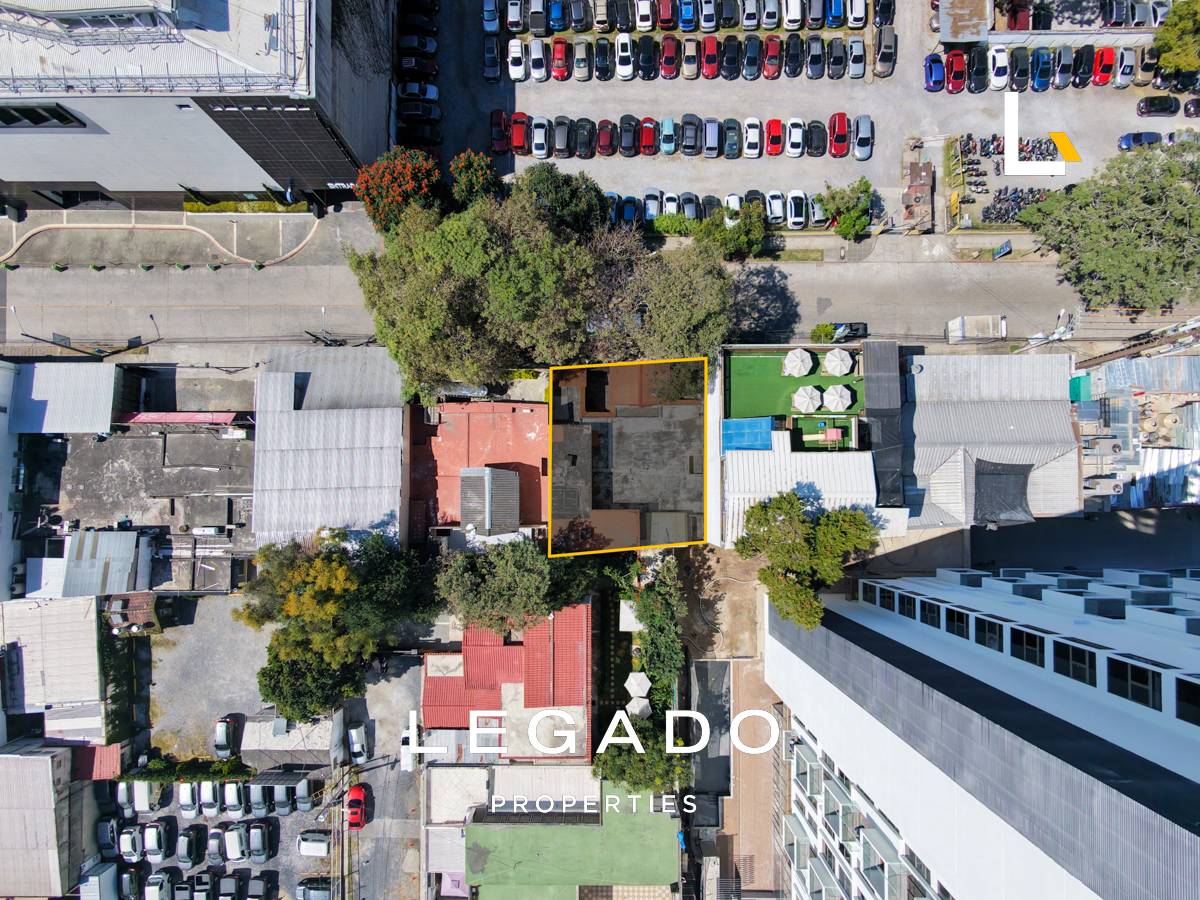 CASA, ZONA 10 PARA INVERSIÓN
