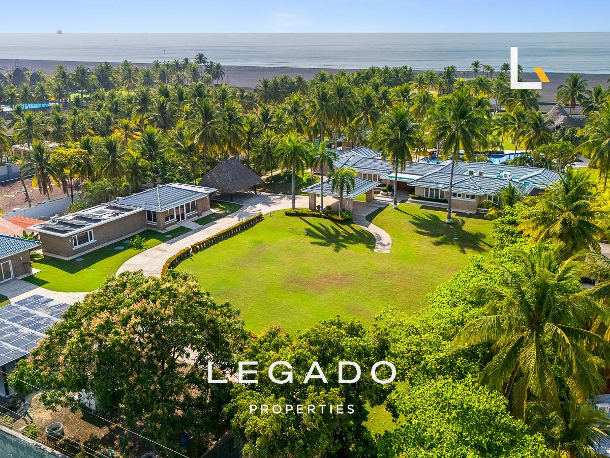 CASA ESPECTACULAR FRENTE AL MAR, LINDAMAR