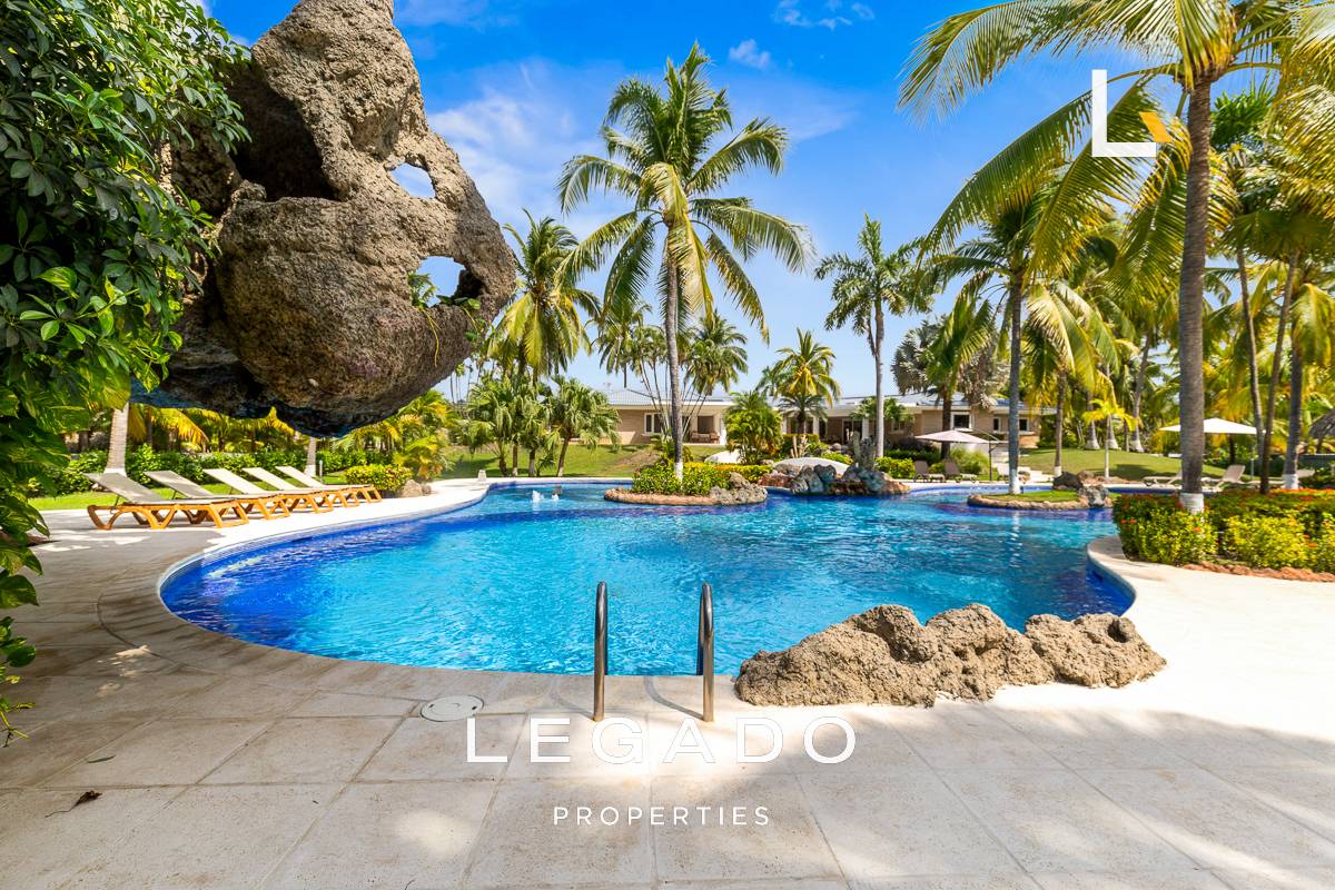 CASA ESPECTACULAR FRENTE AL MAR, LINDAMAR