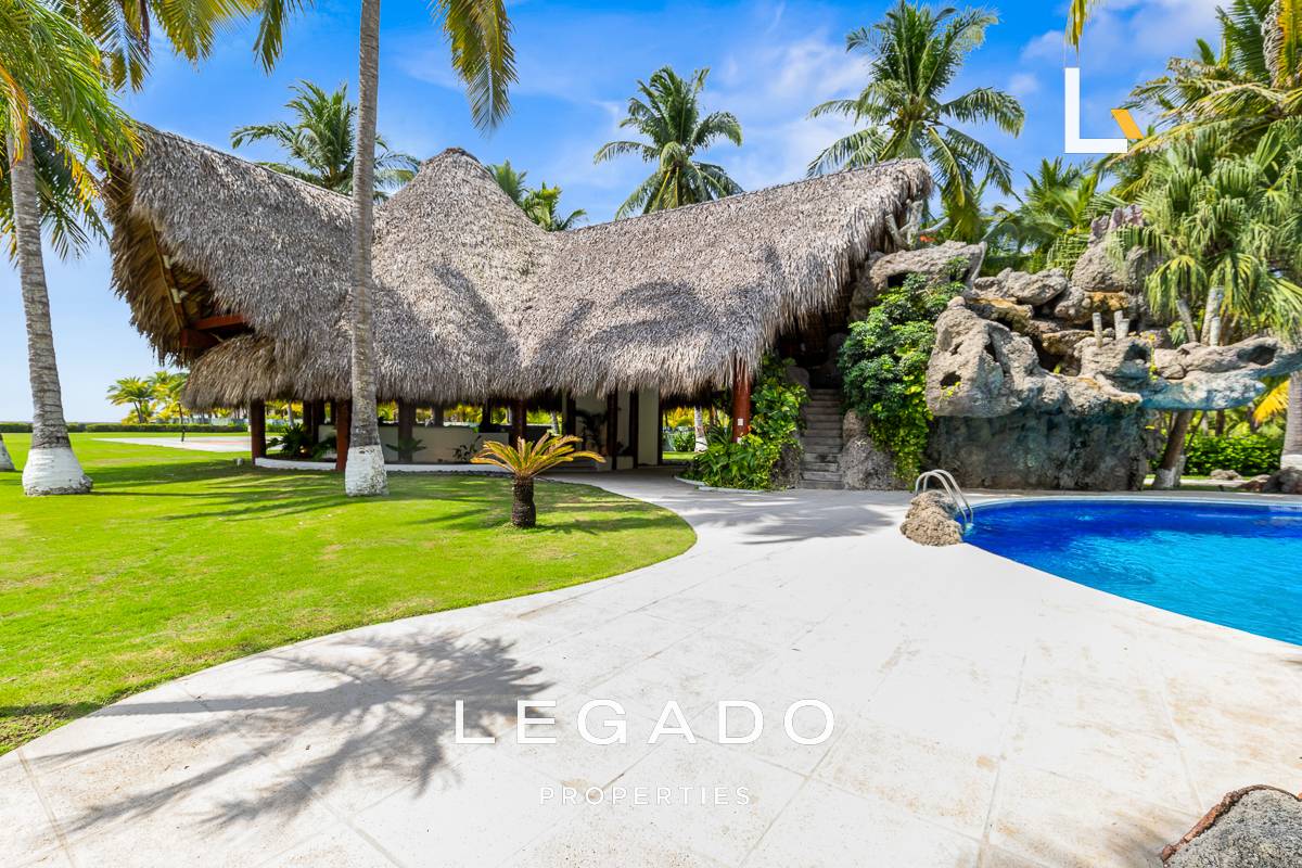 CASA ESPECTACULAR FRENTE AL MAR, LINDAMAR