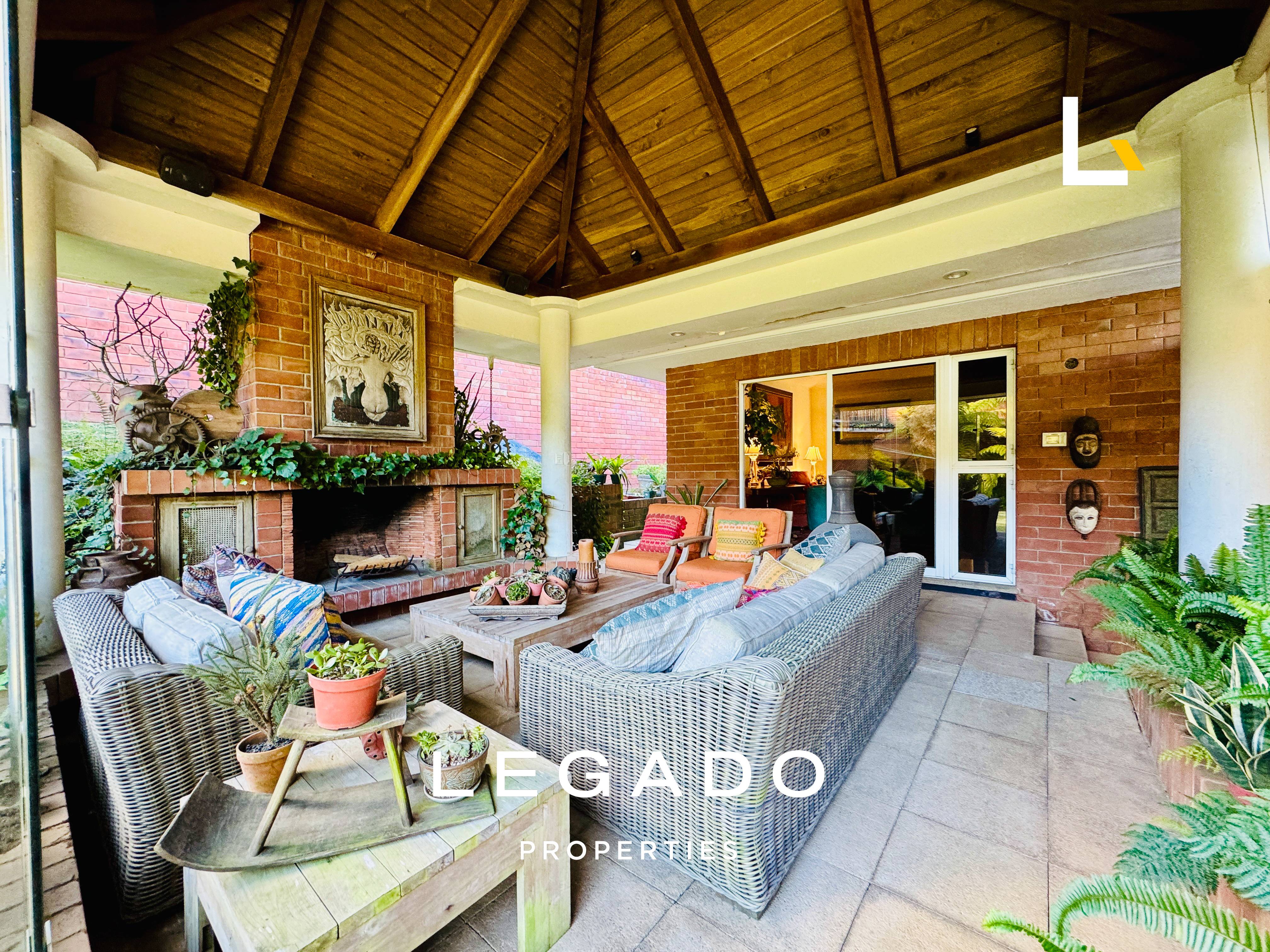 CASA CAES, CONDOMINIO LAS LUCES