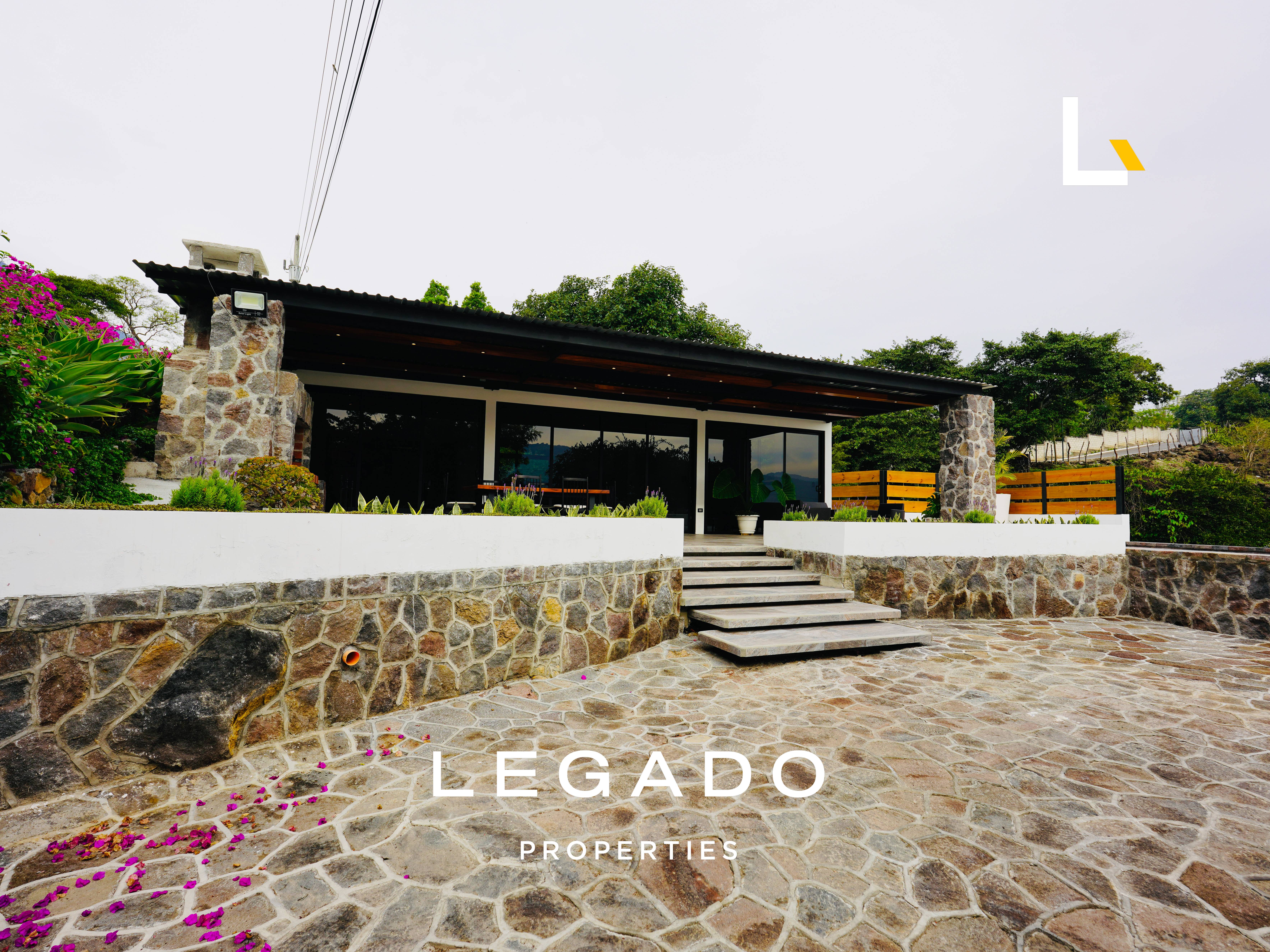 CASA ATITLÁN, CERRO DE ORO