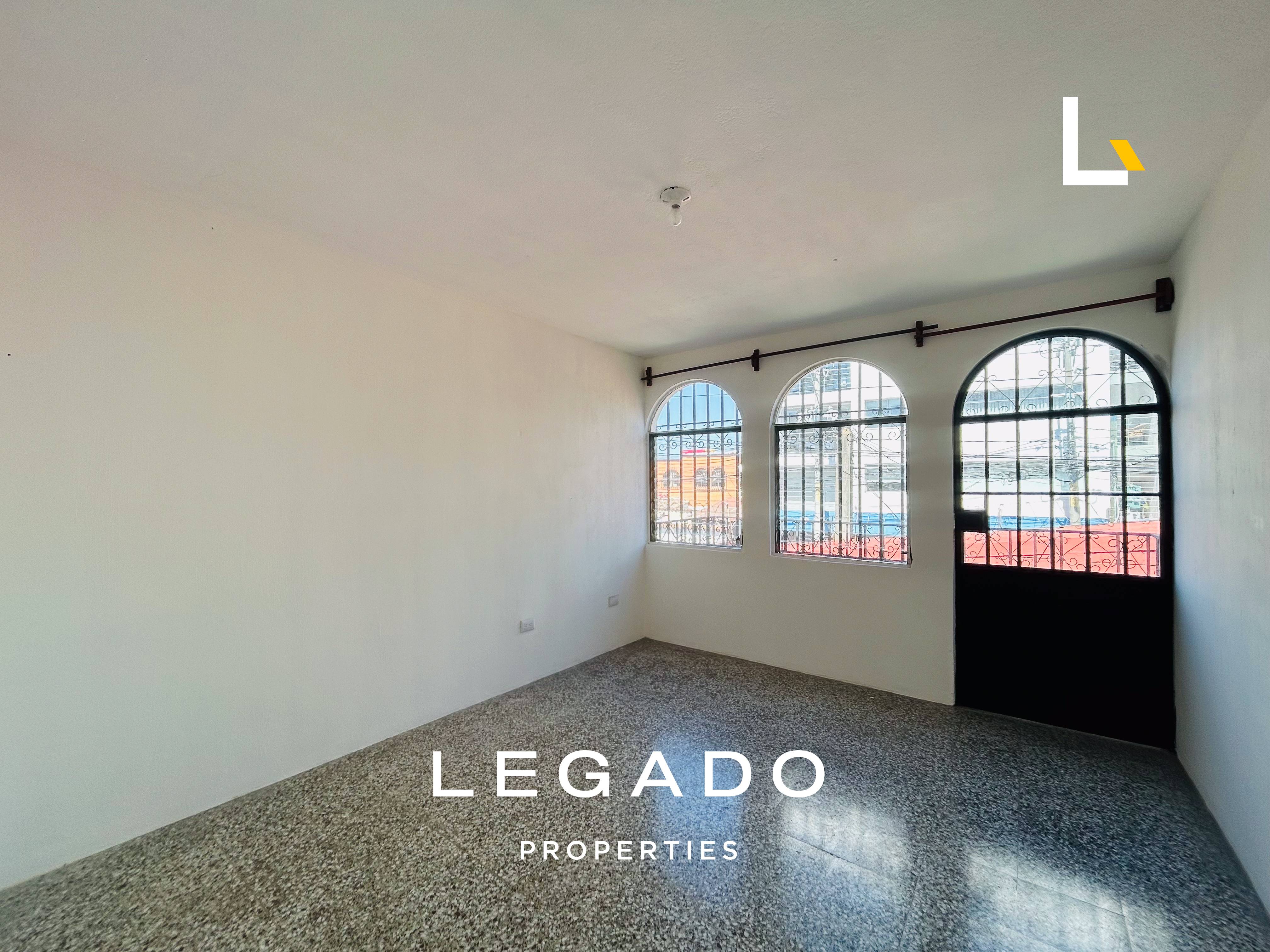 CASA ZONA 10, PARA RESIDENCIA U OFICINA A PUERTA CERRADA