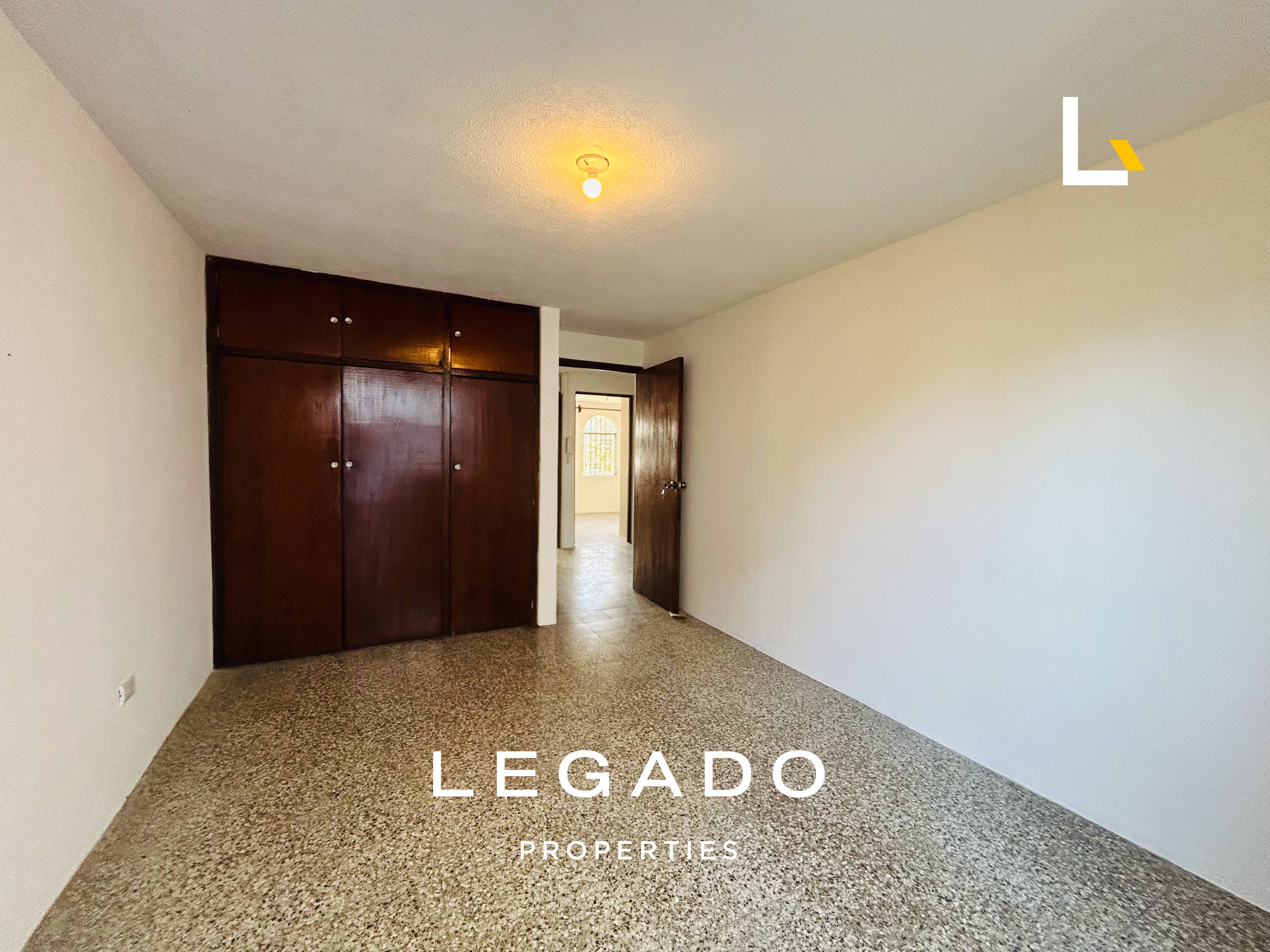 CASA ZONA 10, PARA RESIDENCIA U OFICINA A PUERTA CERRADA