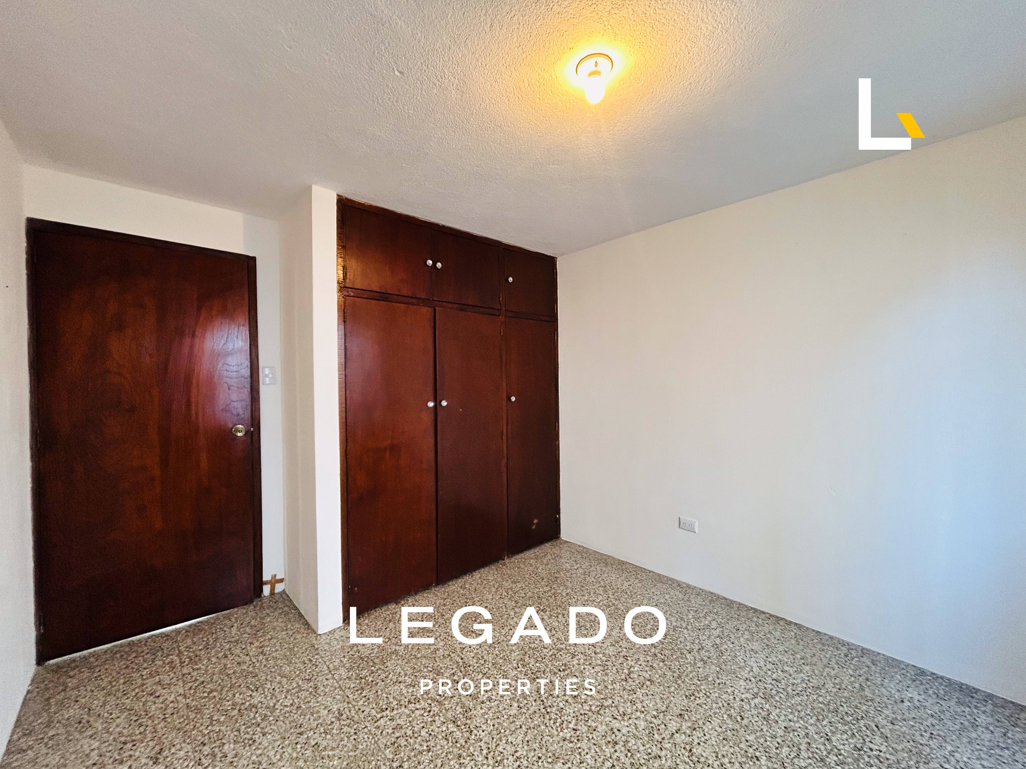CASA ZONA 10, PARA RESIDENCIA U OFICINA A PUERTA CERRADA