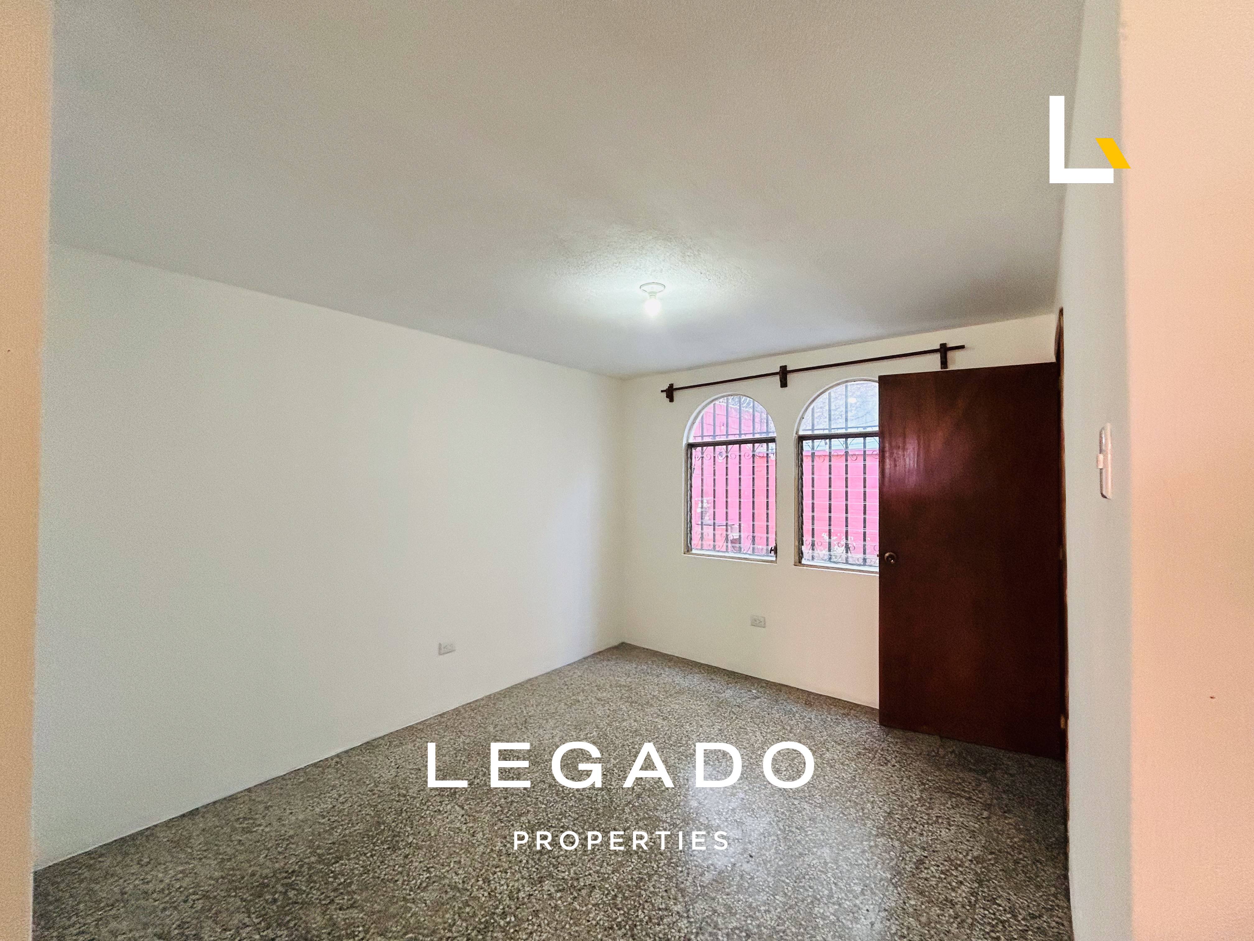 CASA ZONA 10, PARA RESIDENCIA U OFICINA A PUERTA CERRADA
