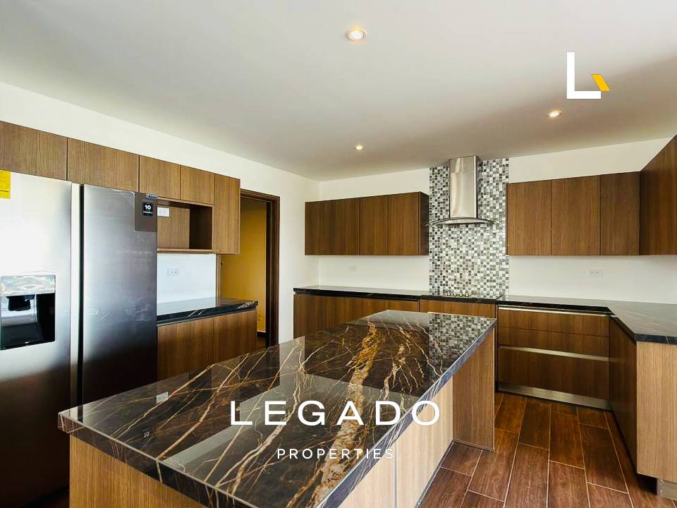 CASA ZONA 16, LOMAS DE SAN ISIDRO