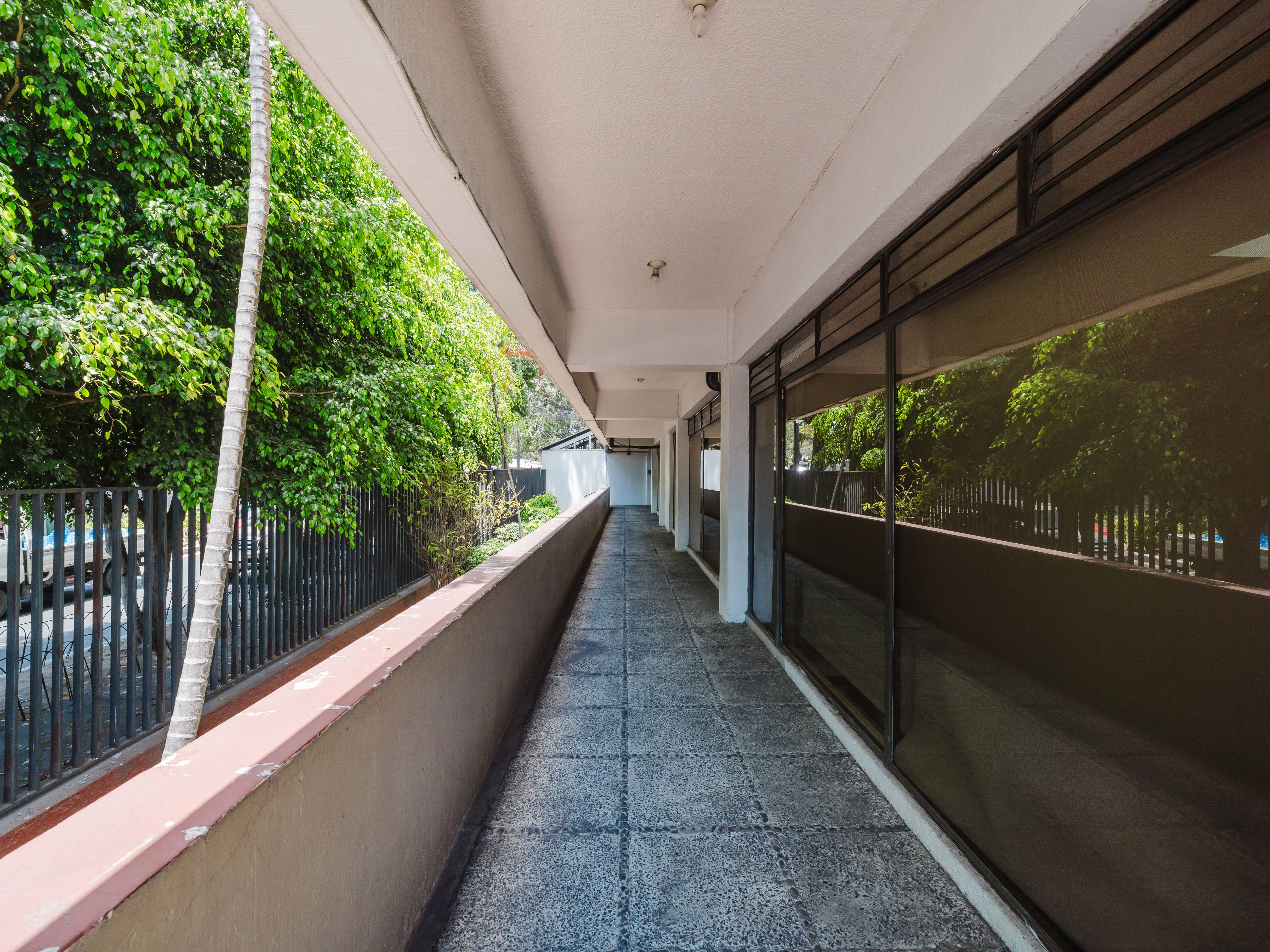 LOCAL ZONA 11, CENTRO COMERCIAL GALERIAS DEL SUR