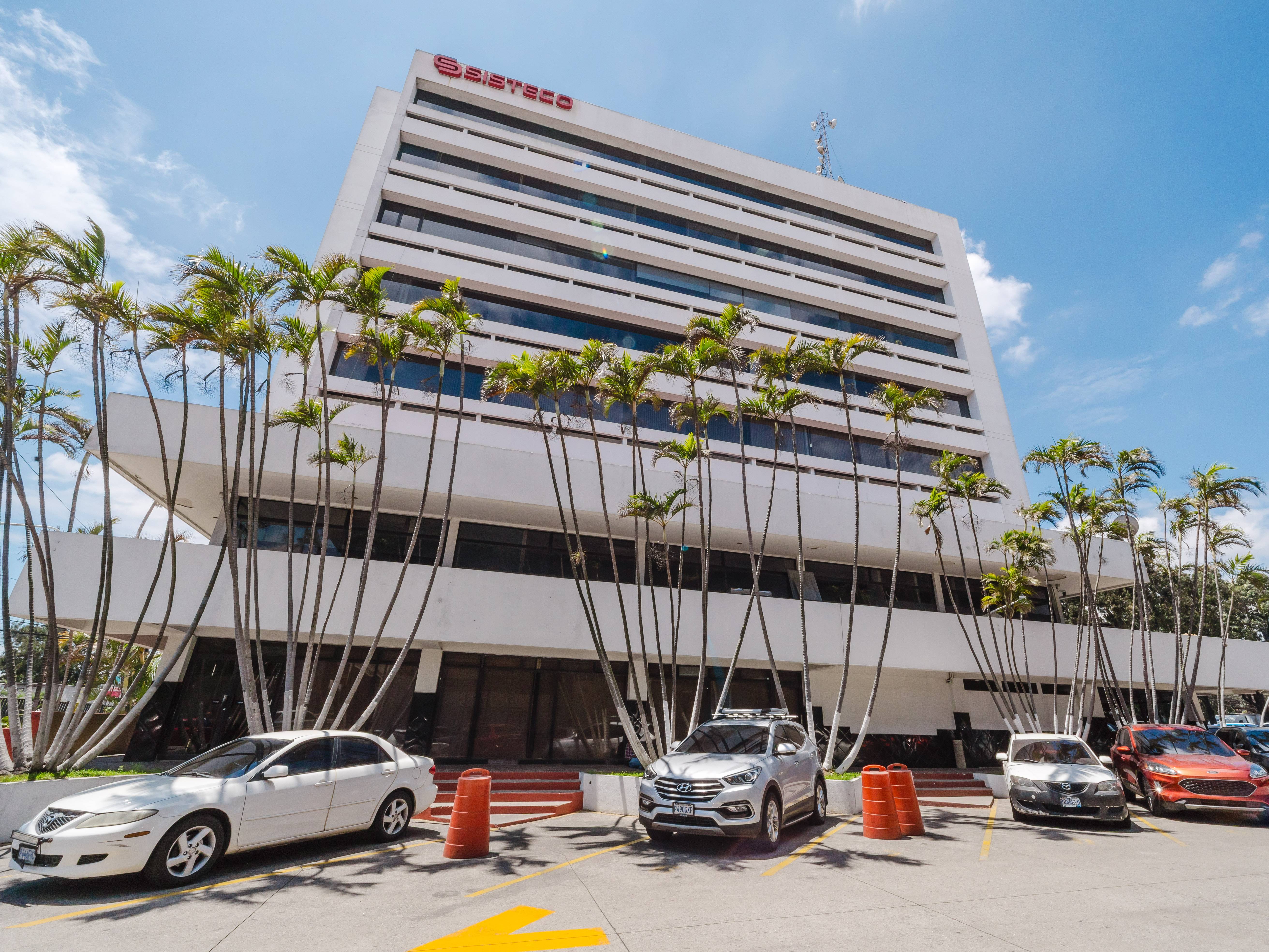 LOCAL ZONA 11, CENTRO COMERCIAL GALERIAS DEL SUR