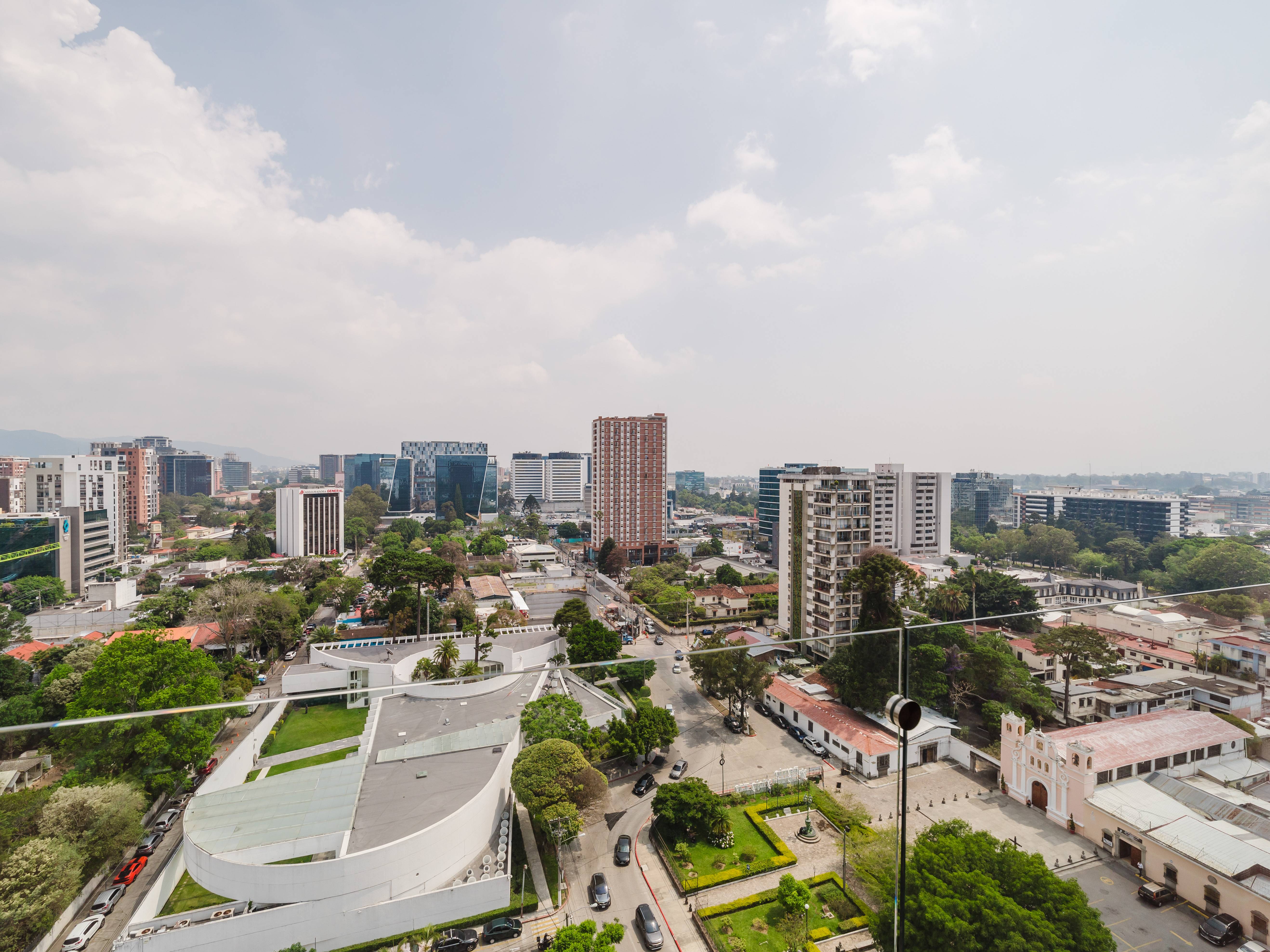 APARTAMENTO ZONA 10, EDIFICIO BRUNELO