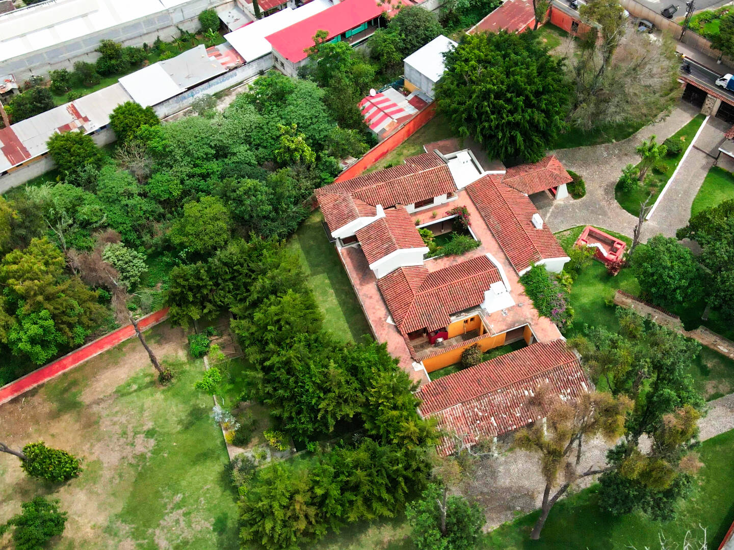 CASA EN PASTORES, A 10 MINUTOS DE ANTIGUA GUATEMALA