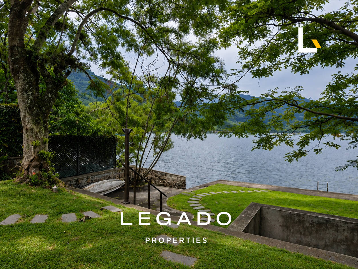 CASA, A ORILLAS DEL LAGO AMATITLÁN