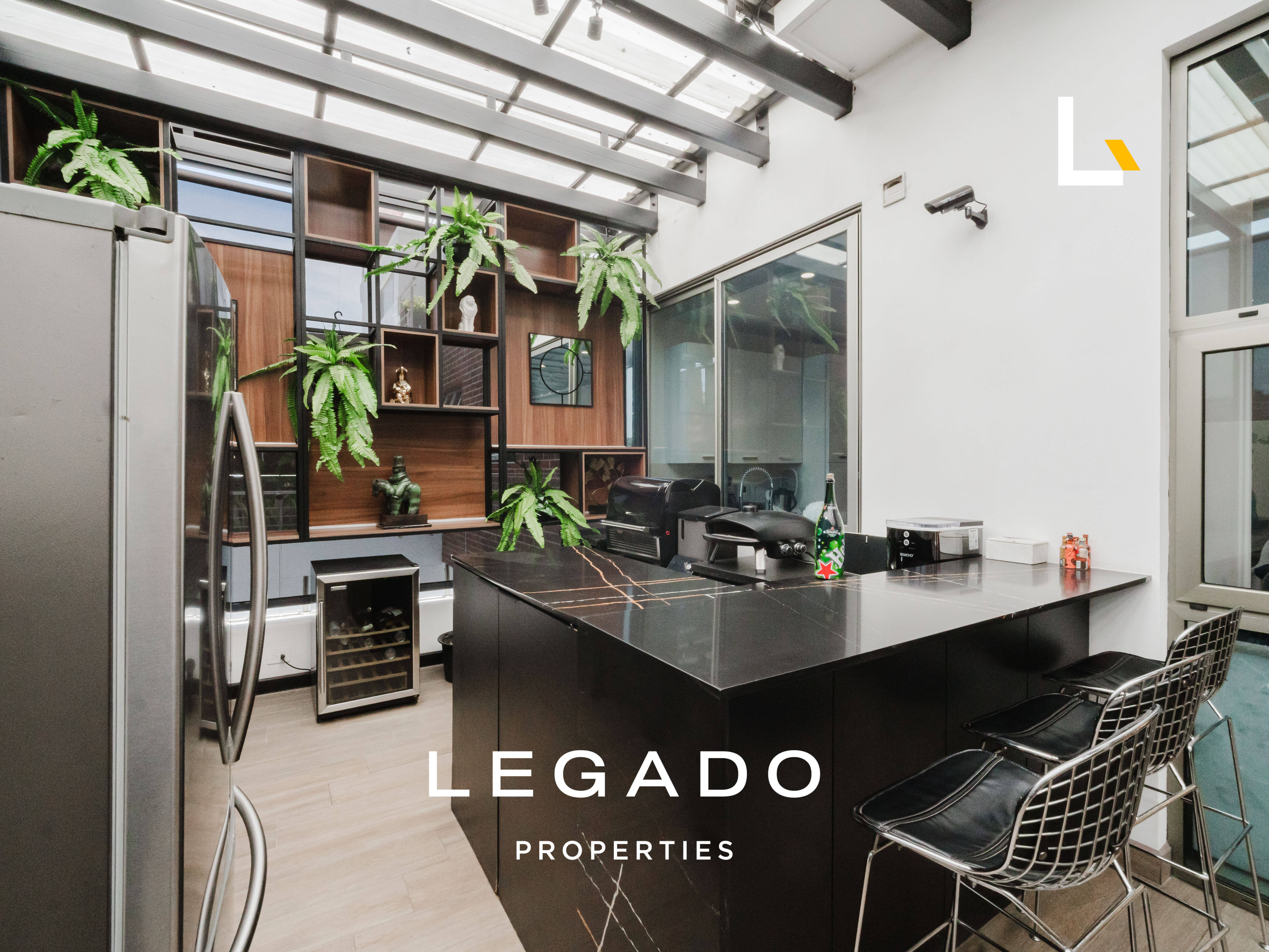 APARTAMENTO ZONA 15, EDIFICIO CAPRESSE