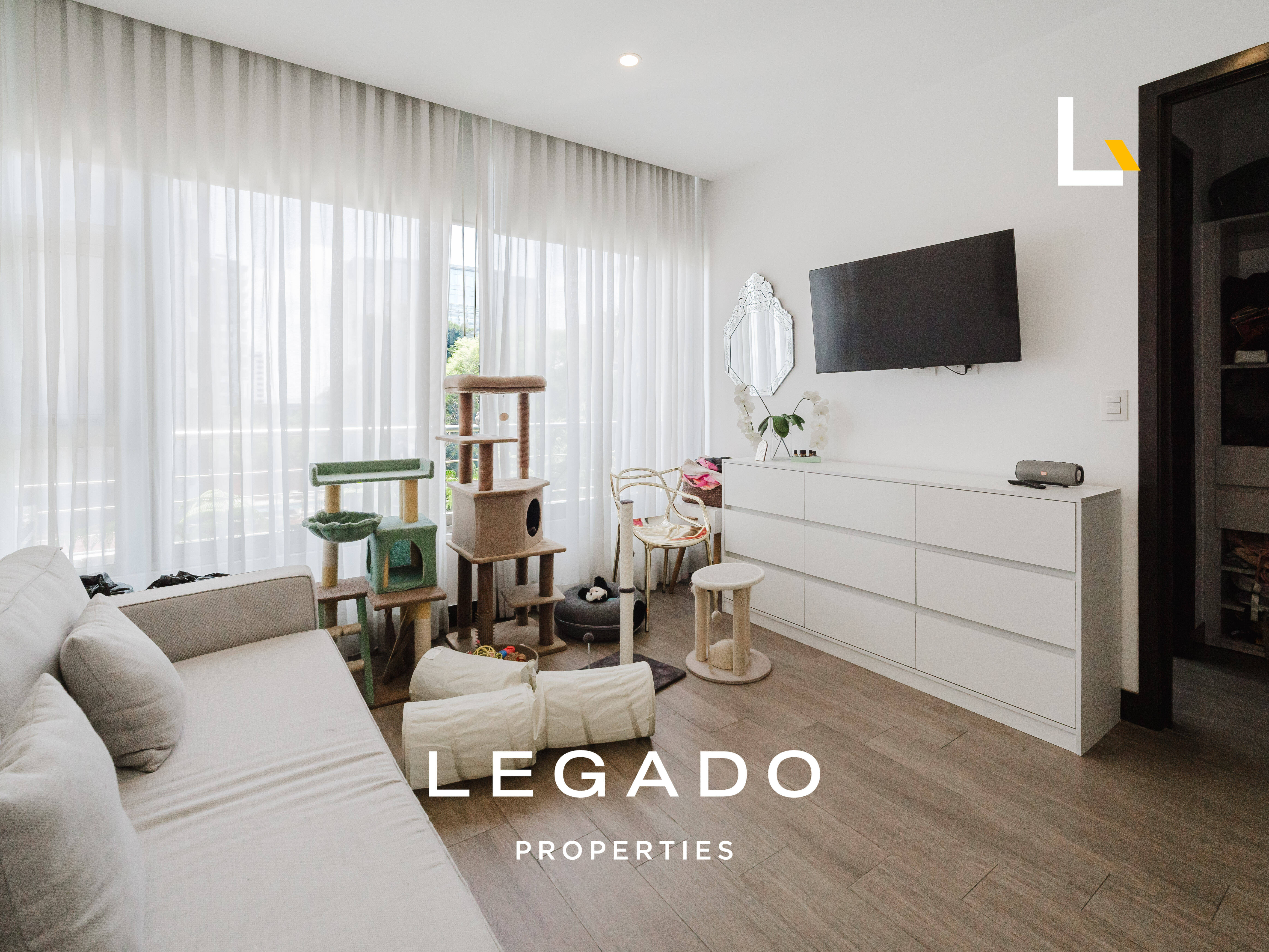 APARTAMENTO ZONA 15, EDIFICIO CAPRESSE