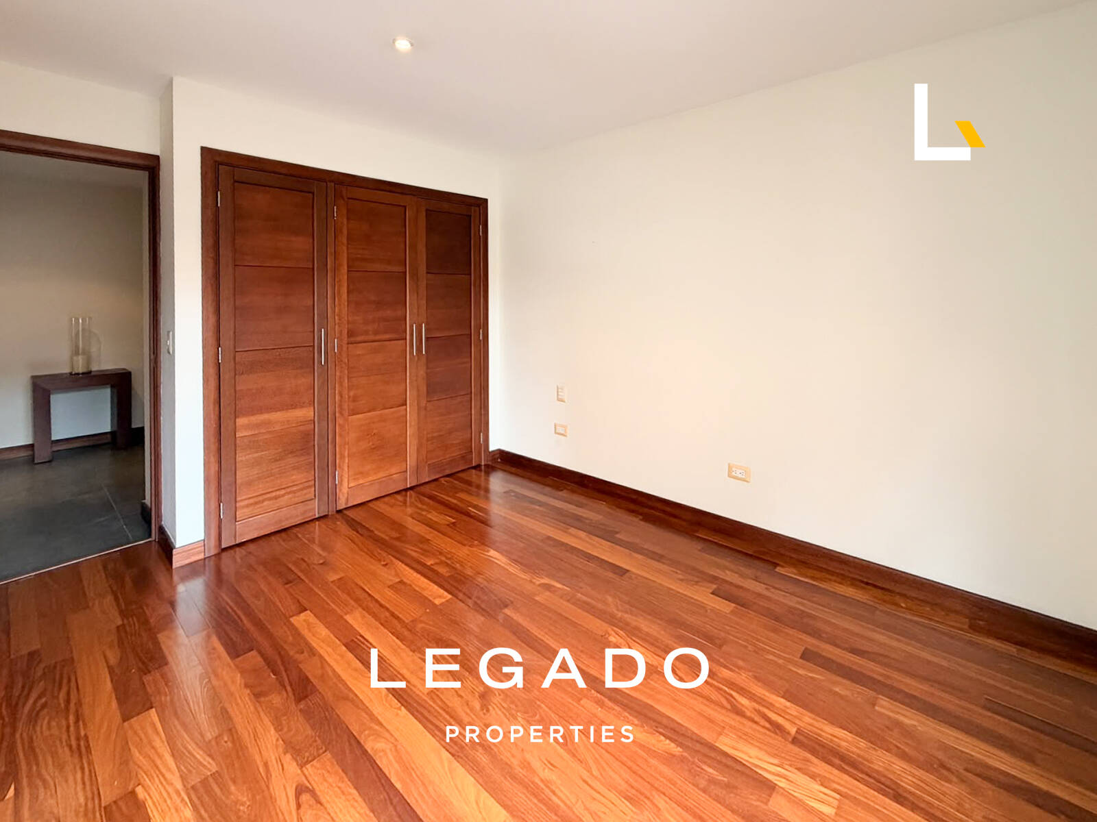 APARTAMENTO ZONA 10, EDIFICIO MIRAFIORI