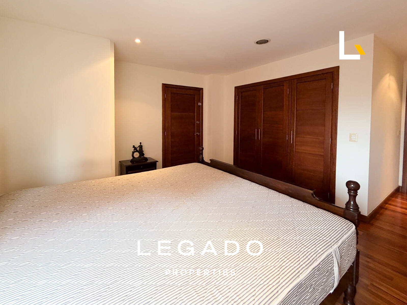 APARTAMENTO ZONA 10, EDIFICIO MIRAFIORI