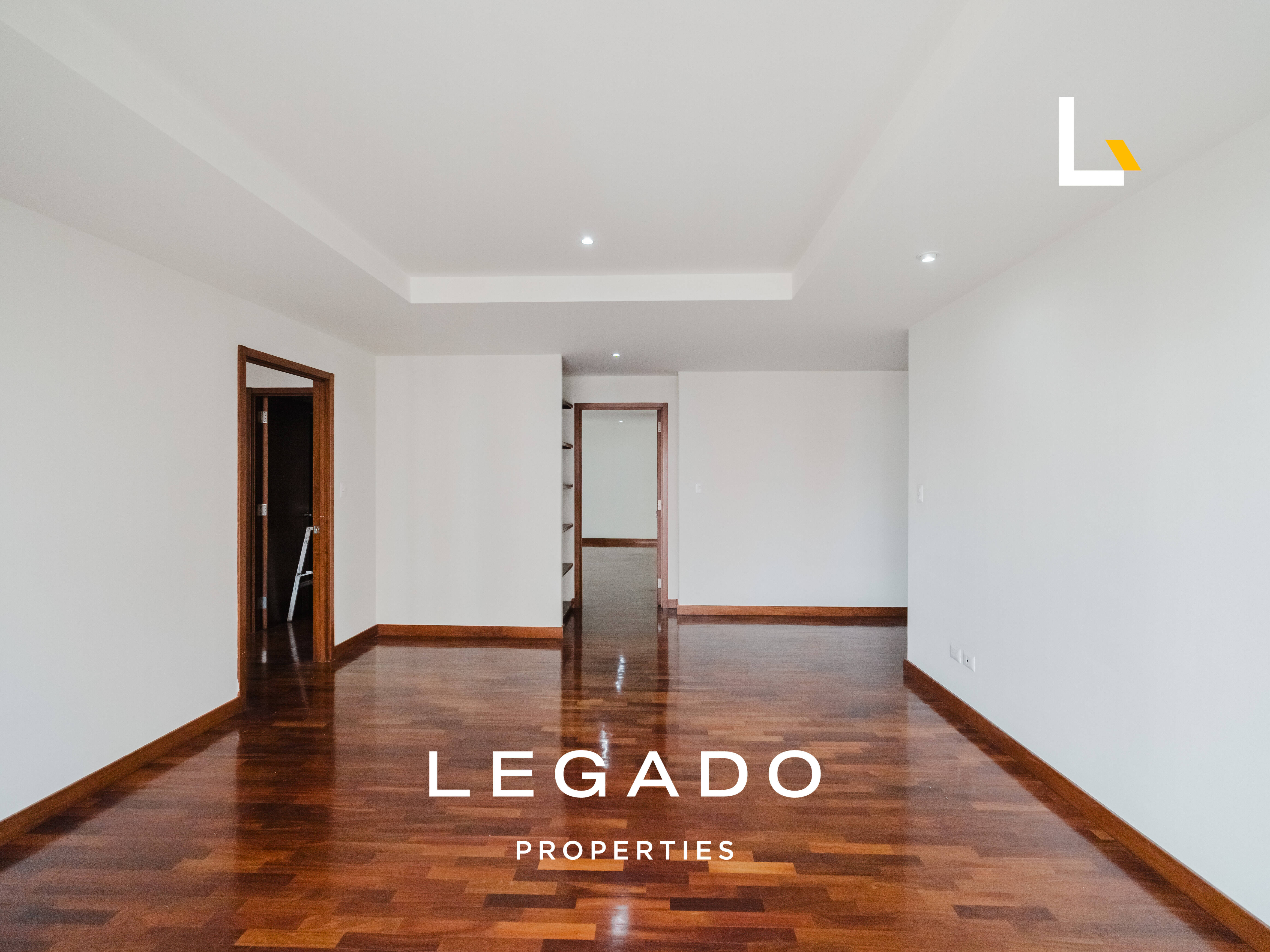 APARTAMENTO ZONA 14, EDIFICIO AKOYA