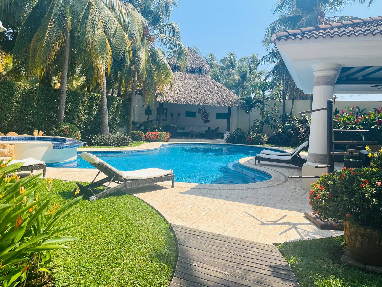 CASA, AMUEBLADA, CHULAMAR, COND. SEA SIDE,