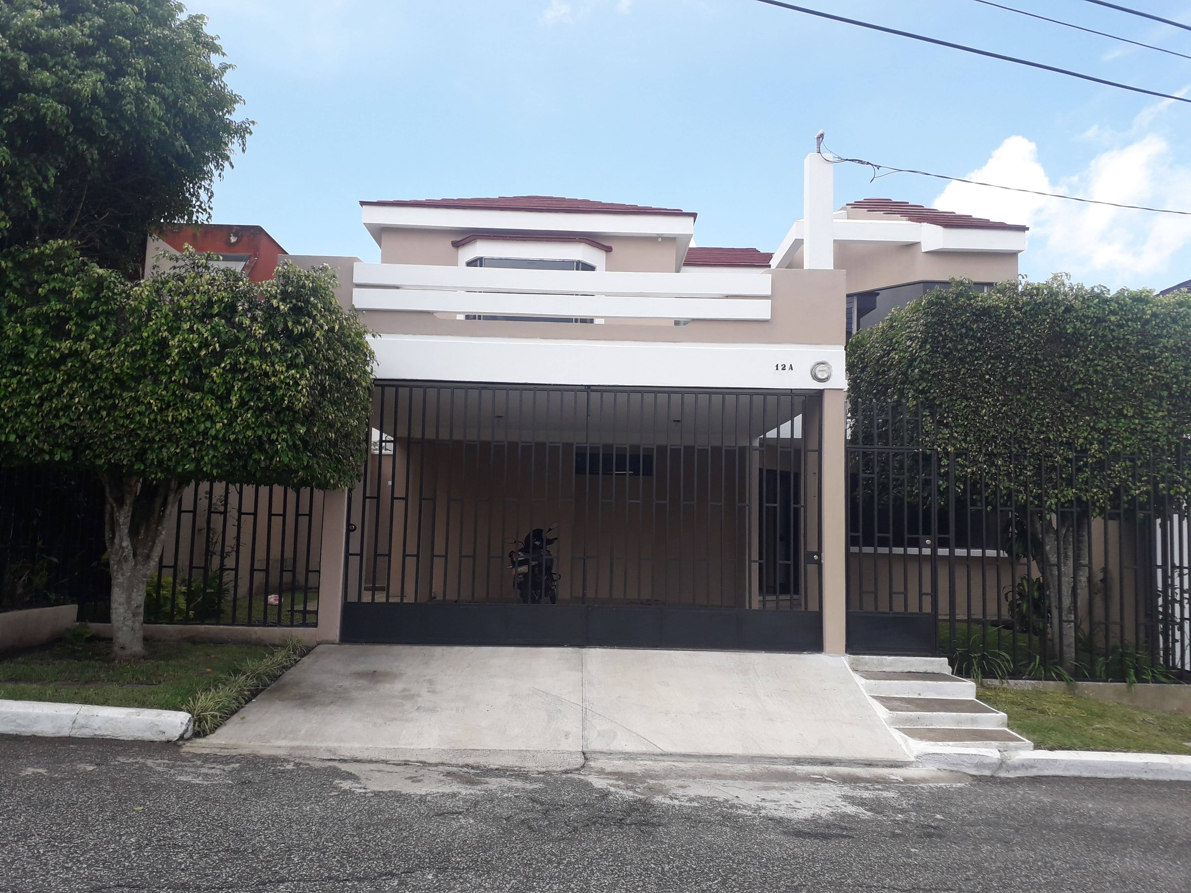 CASA, CAES, COND. PARAJE SOLAR