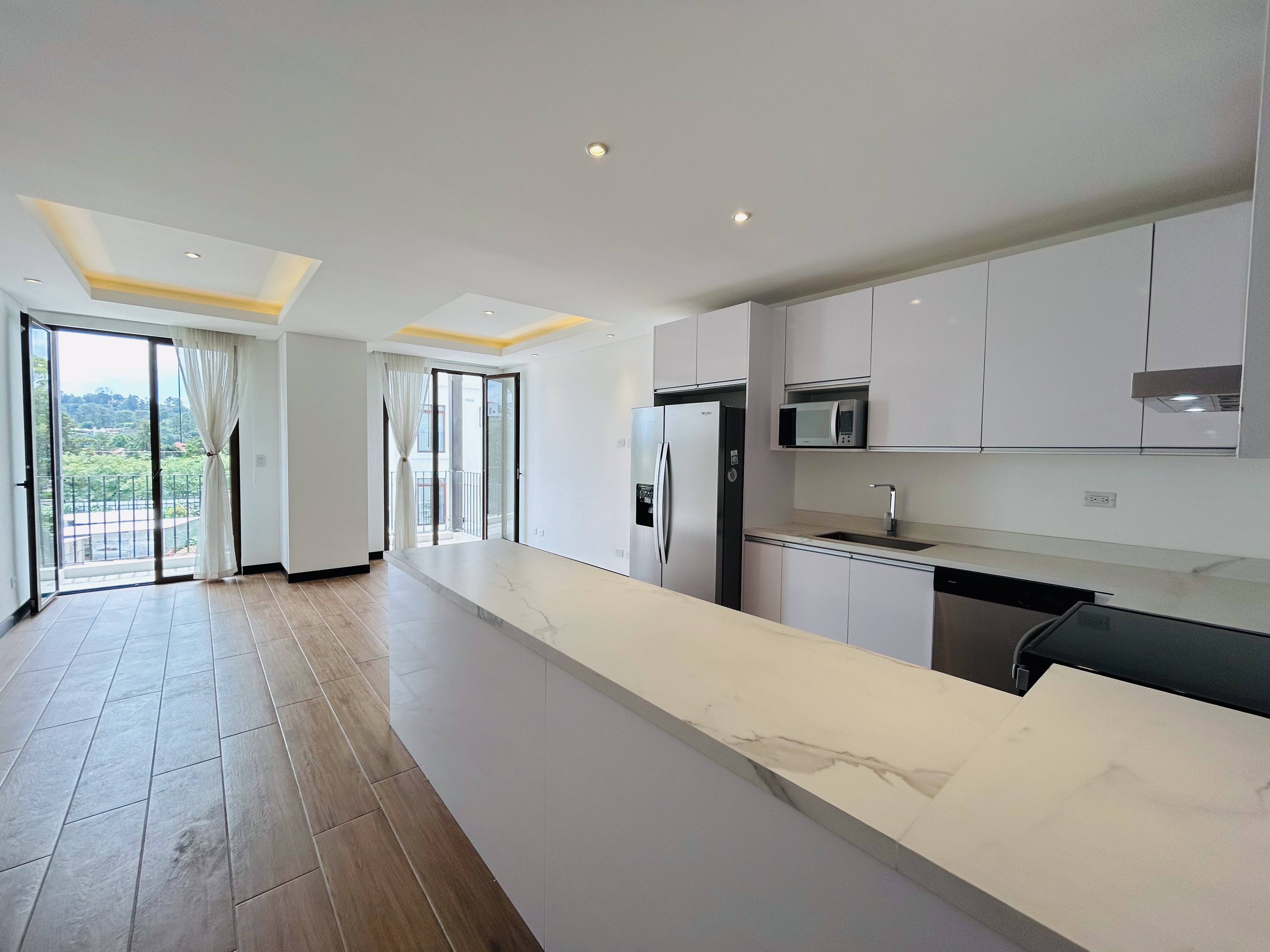 APARTAMENTO, ZONA 16, EDIFICIO LIRIOS DE CAYALÁ