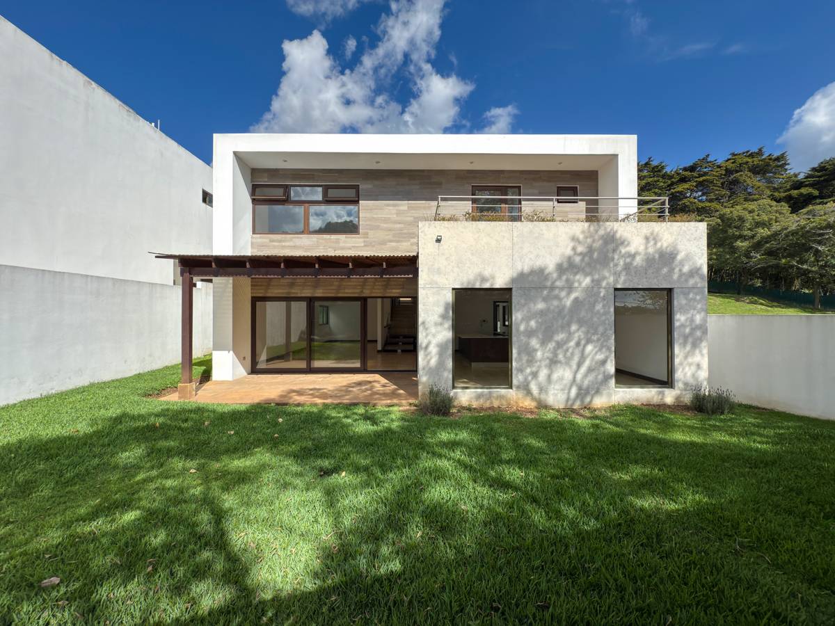CASA, A 7 MIN DE ZONA 10, CONDOMINIO PORTAL VERDE