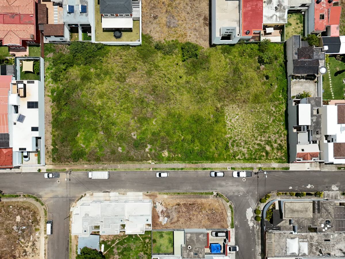 TERRENO PLANO, ZONA 16