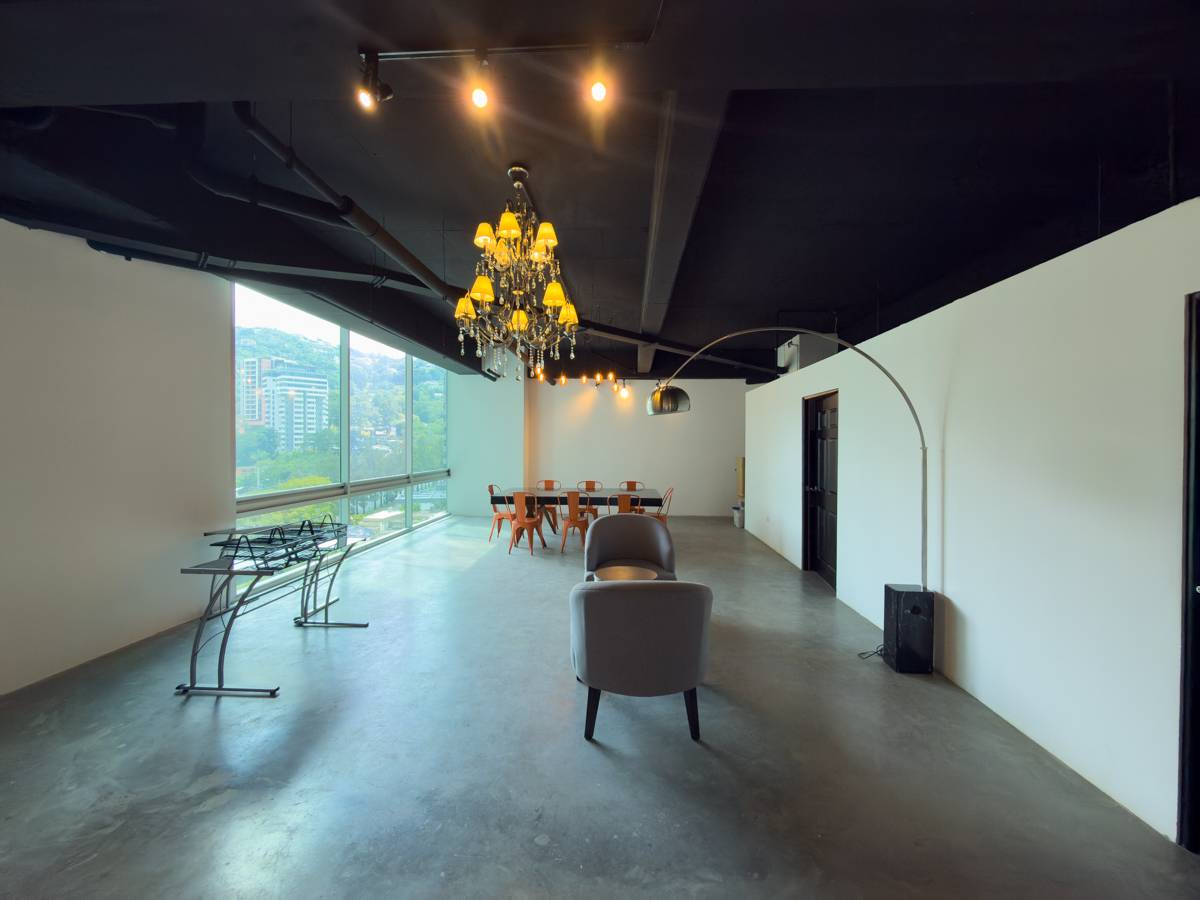 OFICINA ZONA 15 VH2 EDIFICIO INSIGNE