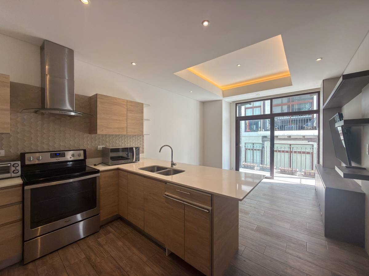 APARTAMENTO ZONA 16, EDIFICIO LIRIOS 1
